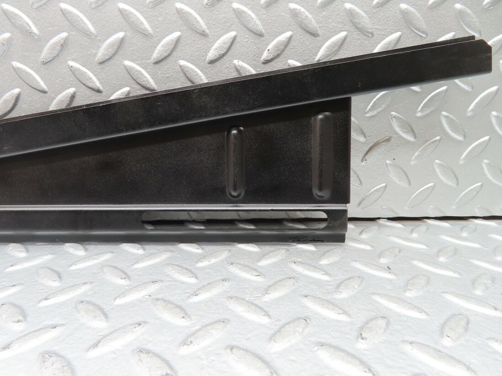 20890 Mercedes-Benz W114 250CE Coupe Right Door Window Bottom Rail