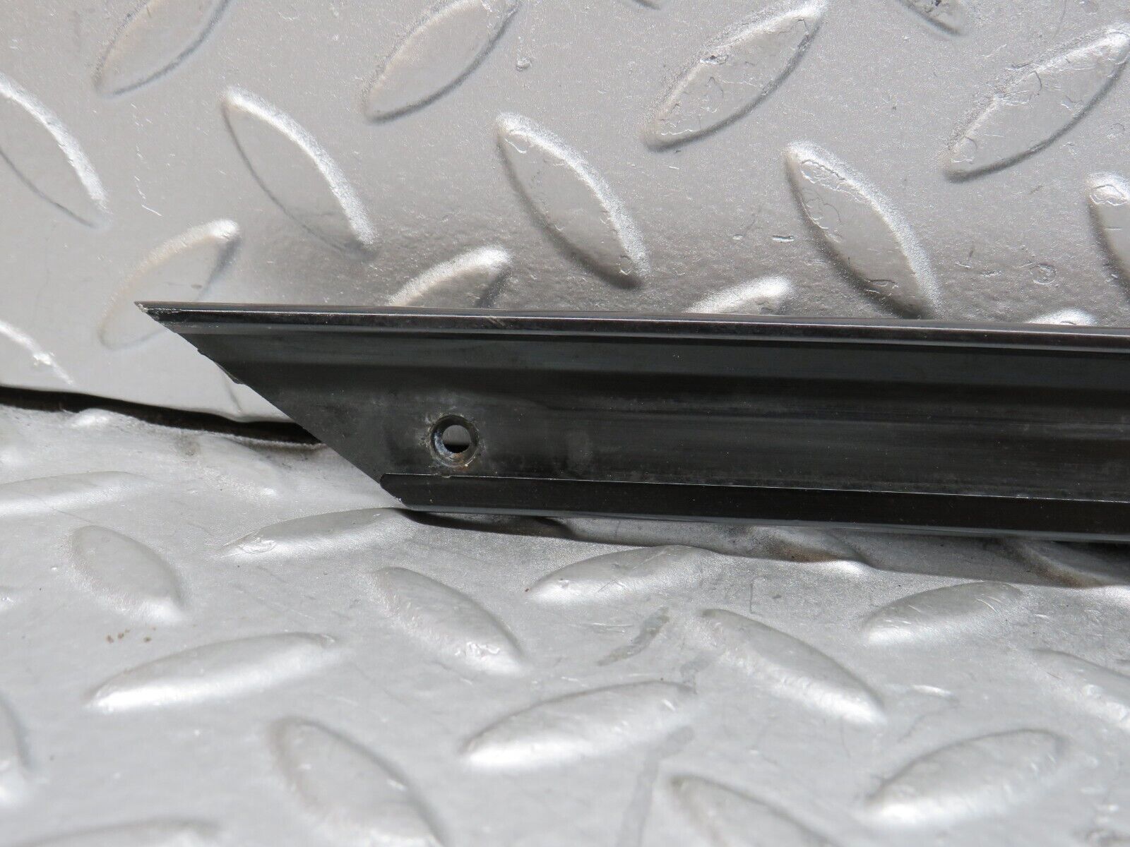 37895 Mercedes-Benz A124 320E Cabriolet A Pillar Sealing Rail Trim Left Side