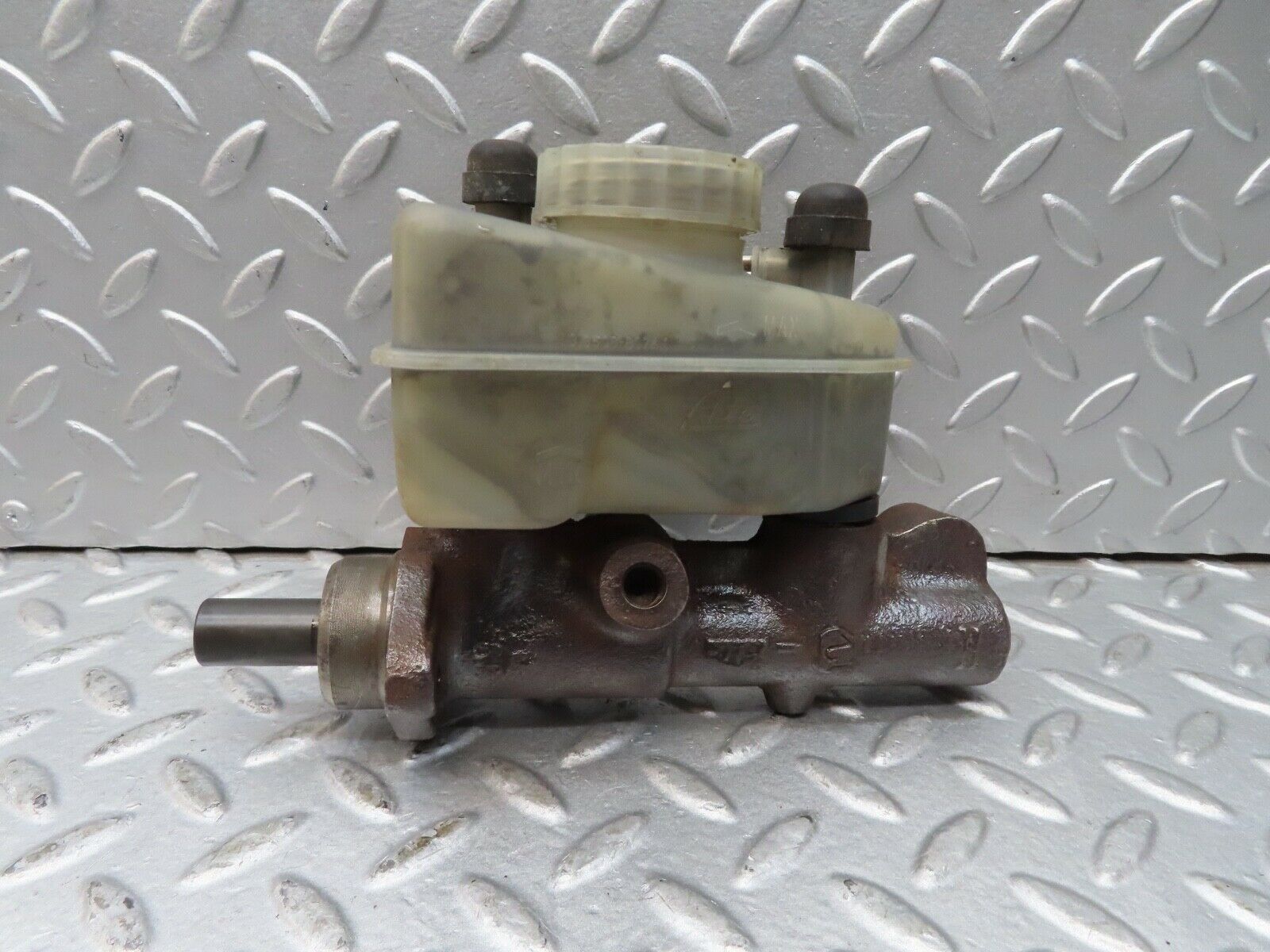 17041 Mercedes-Benz C123 280CE Coupe Brake Master Cylinder With Tank