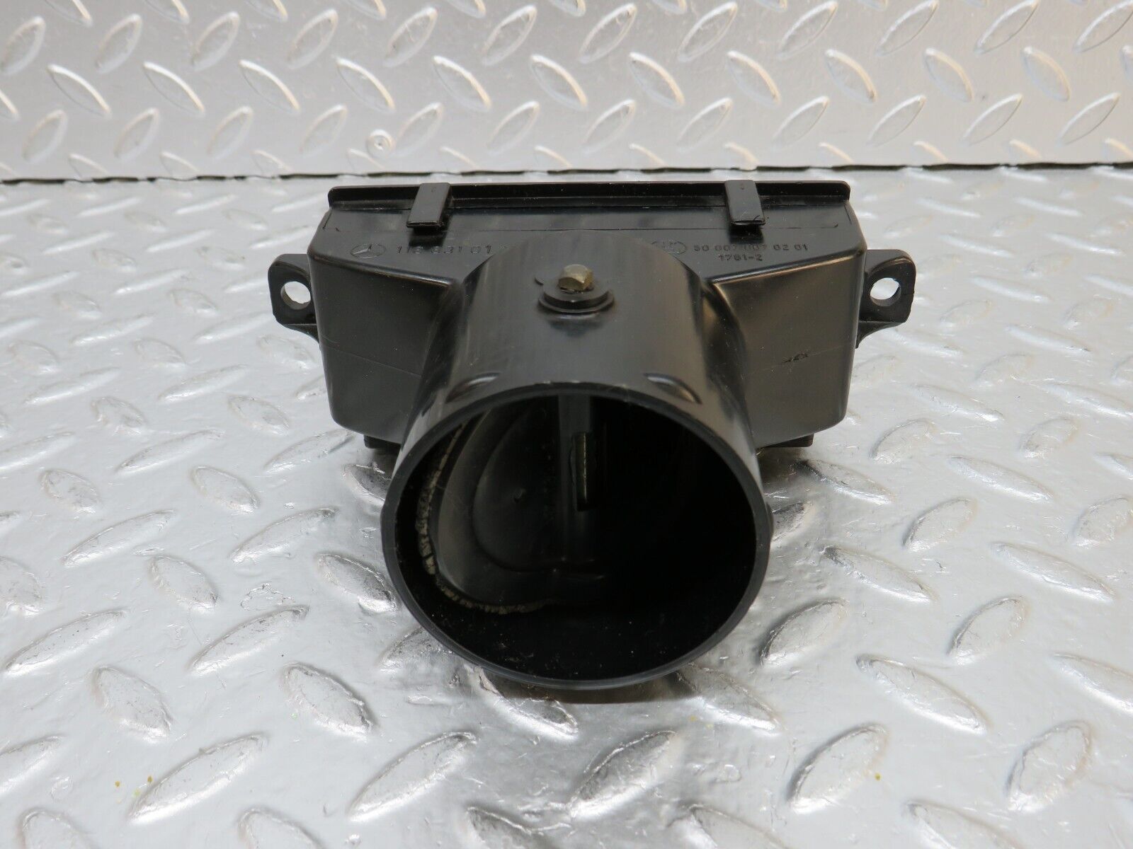 32250 Mercedes-Benz W116 350SE Dashboard Air Vent 1168310130
