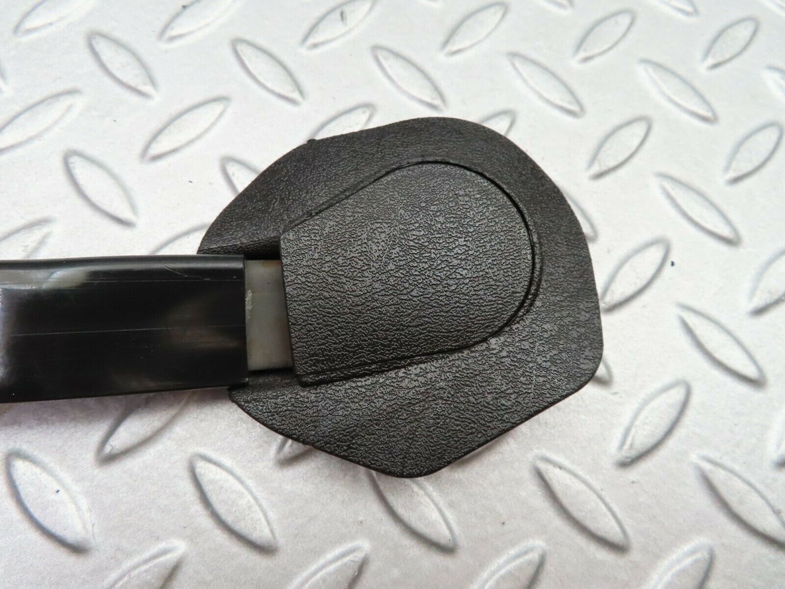 5659 Mercedes-Benz W123 200 Seat Belt Runner With Cover Left