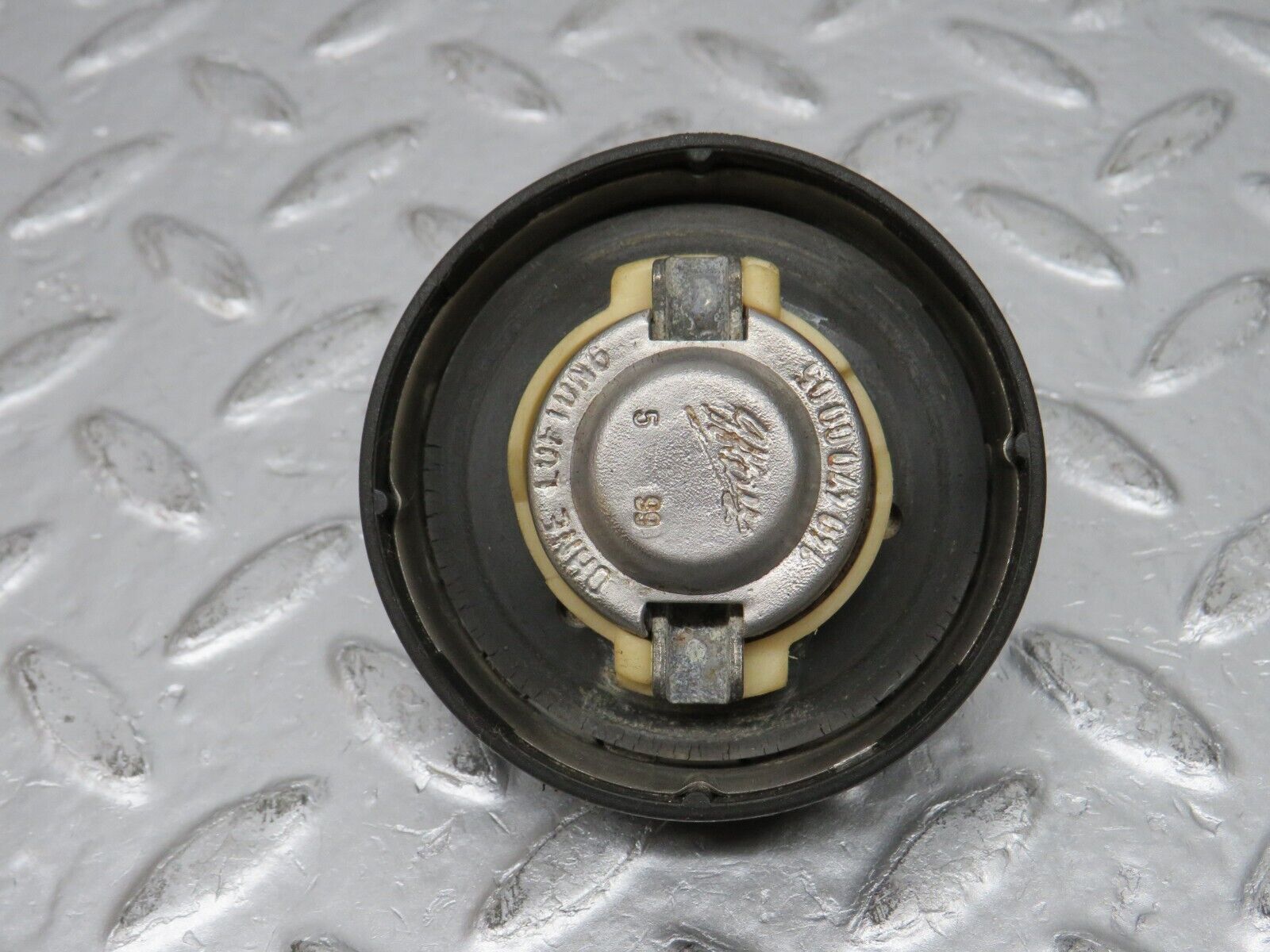 32610 Mercedes-Benz S124 300TE Wagon Fuel Tank Cap 1404700005