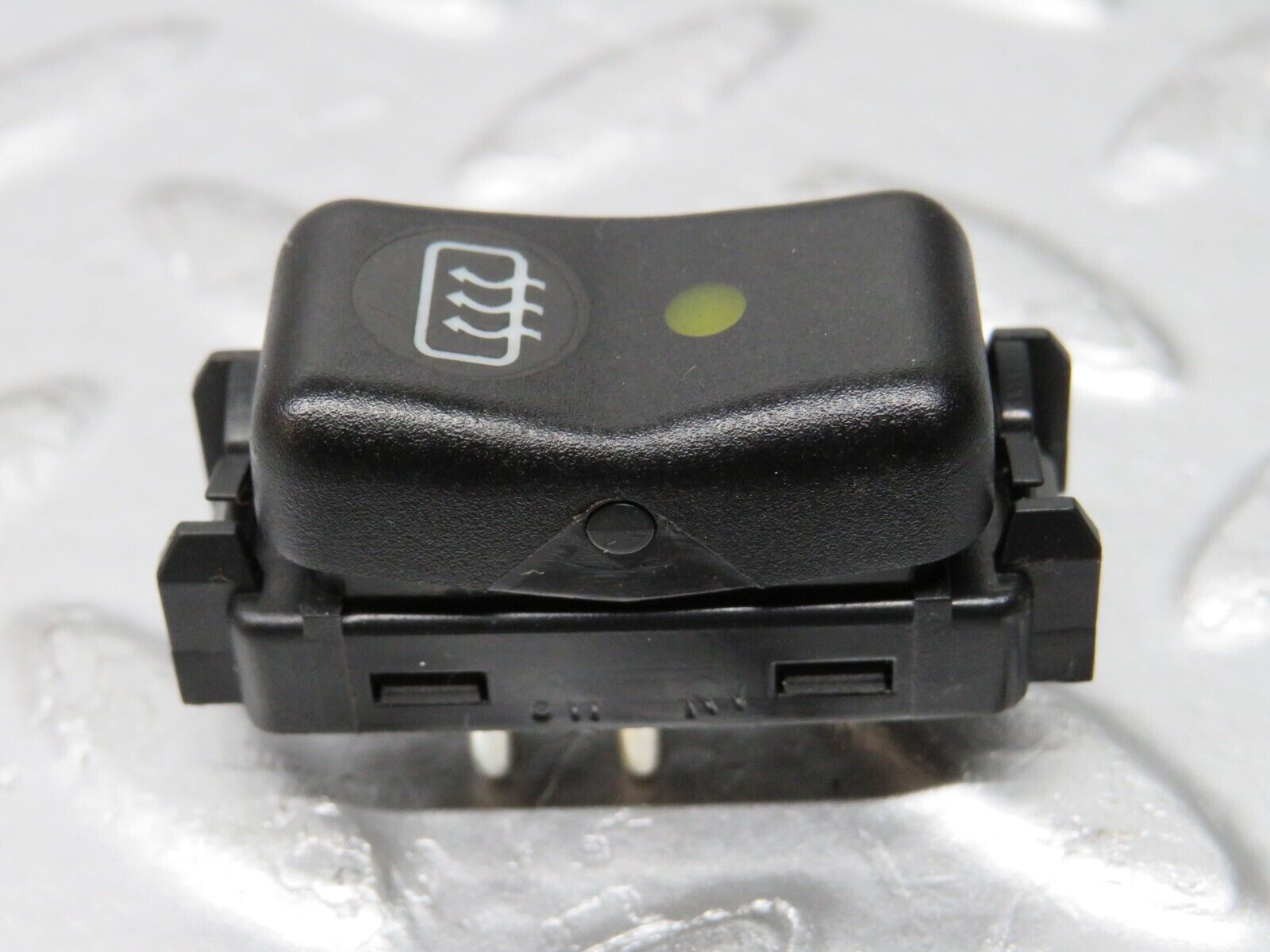 29542 Mercedes-Benz W124 230E Rear Windscreen Defroster Switch 1248201010