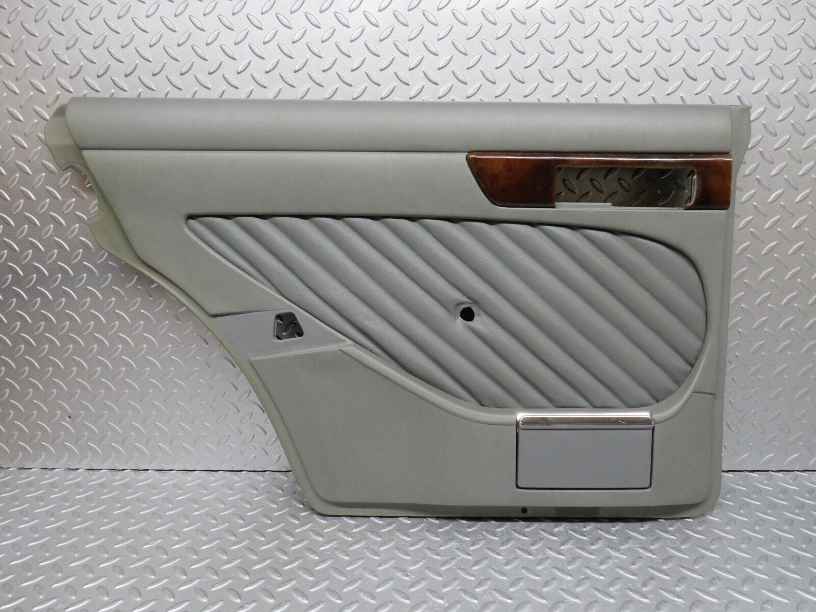 35957 Mercedes-Benz W126 420SE Rear Left Door Card Grey