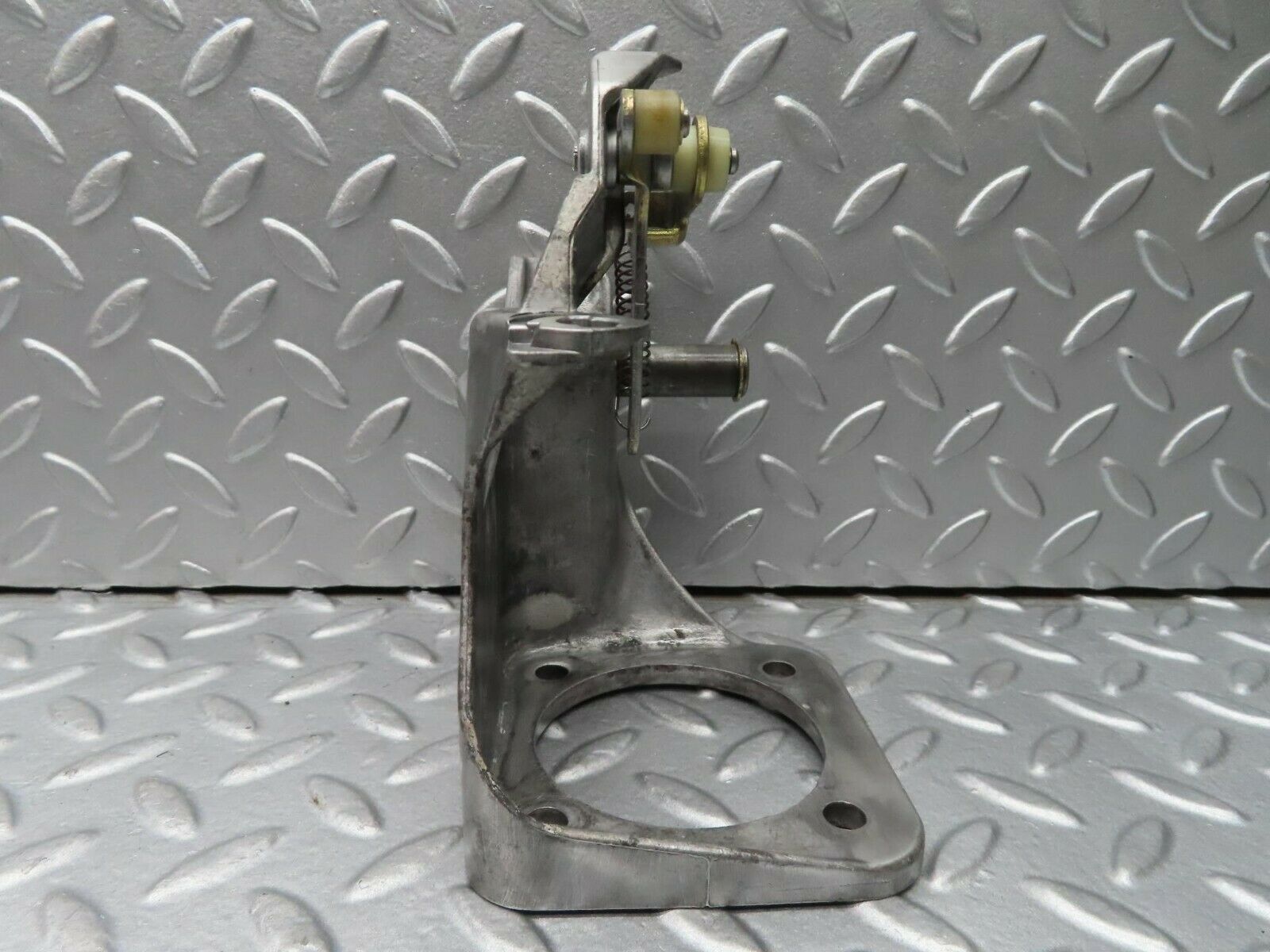 16363 Mercedes-Benz W124 260E Brake Pedal Bracket 1242900919