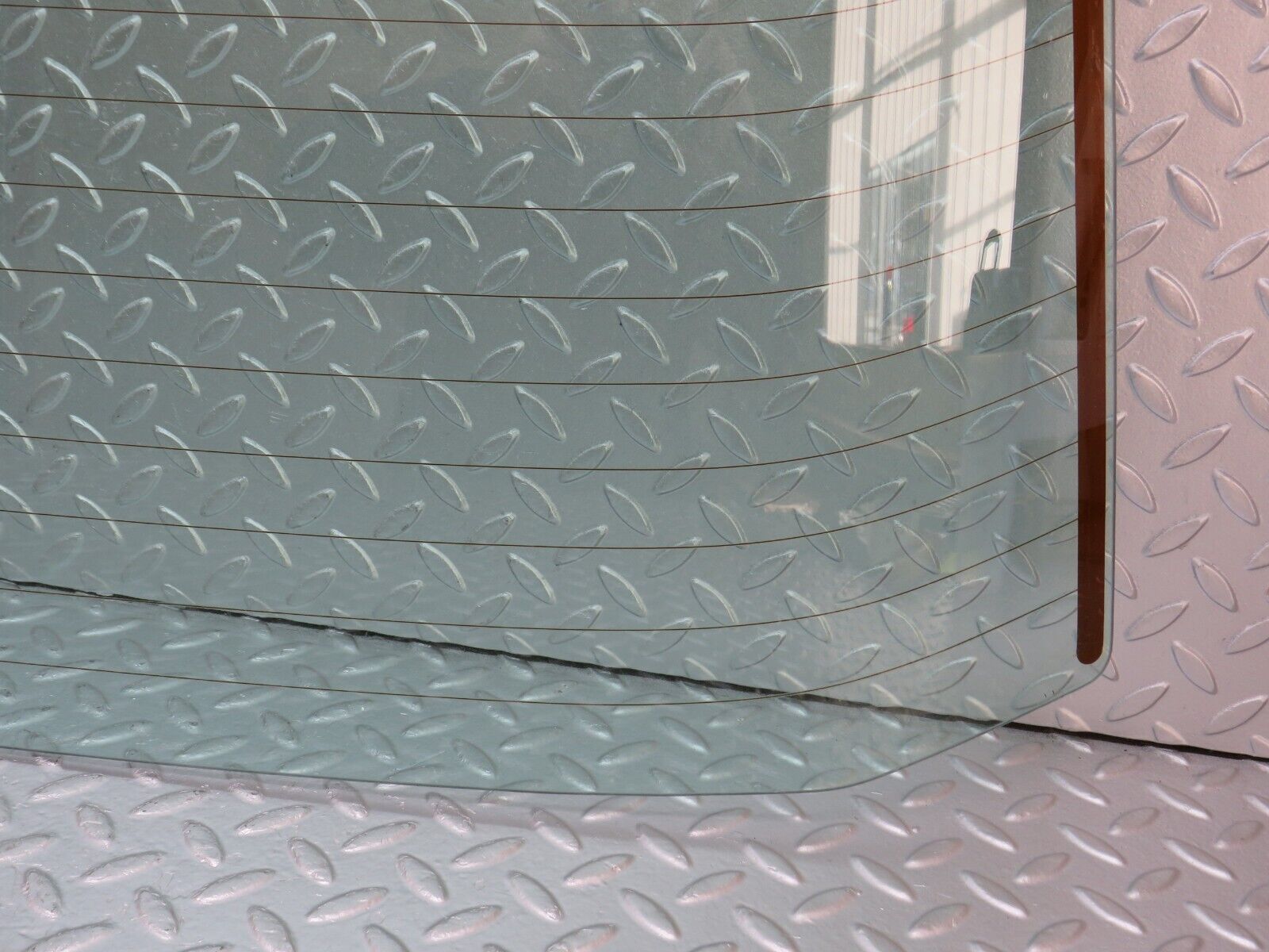 33806 Mercedes-Benz W201 190E 2.0L Rear Heated Windscreen Glass