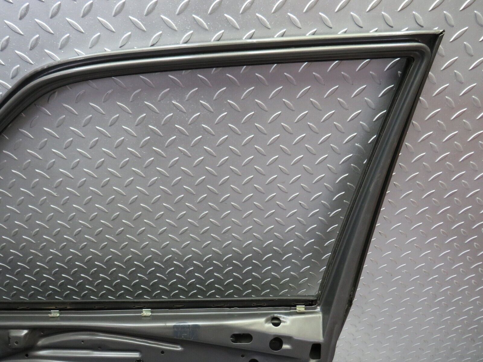 35336 Mercedes-Benz W124 Front Right Door