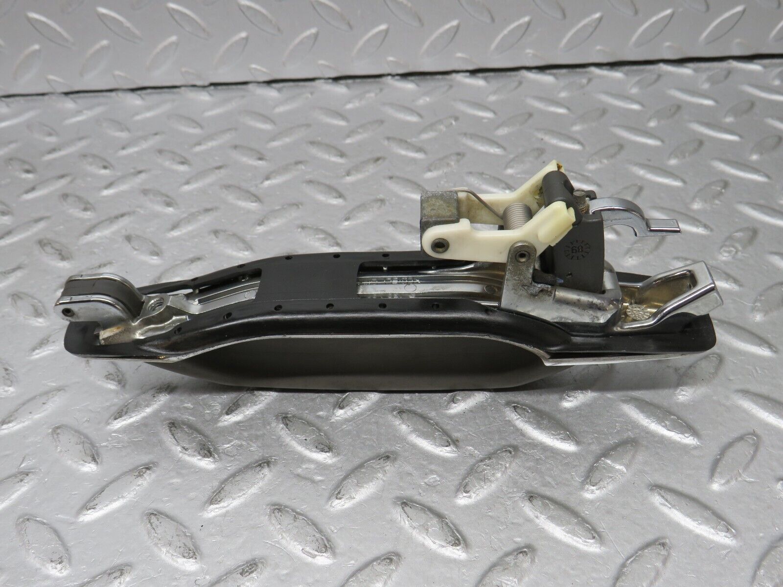 36188 Mercedes-Benz W126 420SE Rear Exterior Door Handle