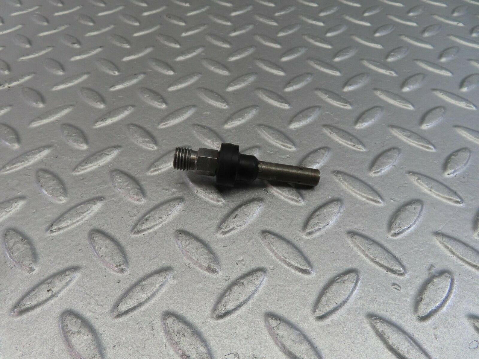 10044 Mercedes-Benz C123 230CE Coupe Fuel Injector Bosch 0437502010