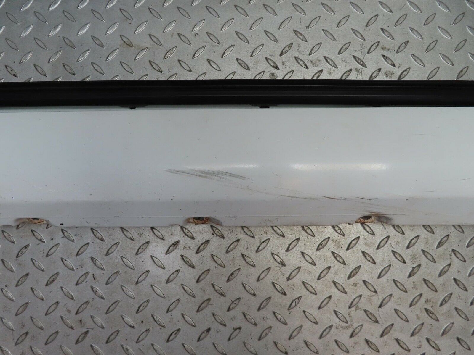 16507 Mercedes-Benz W124 260E Side Skirt Left Side