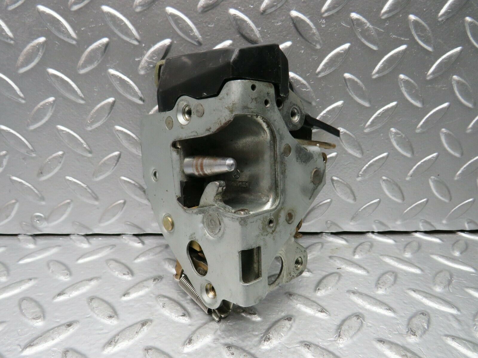 22959 Mercedes-Benz C123 230CE Coupe Left Door Lock Mechanism 1237230308