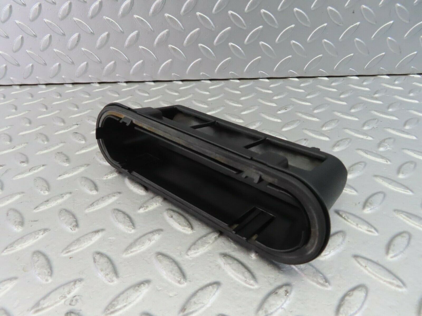 10371 Mercedes-Benz W201 190E Trunk Breather Ventilation Valve 2018300242