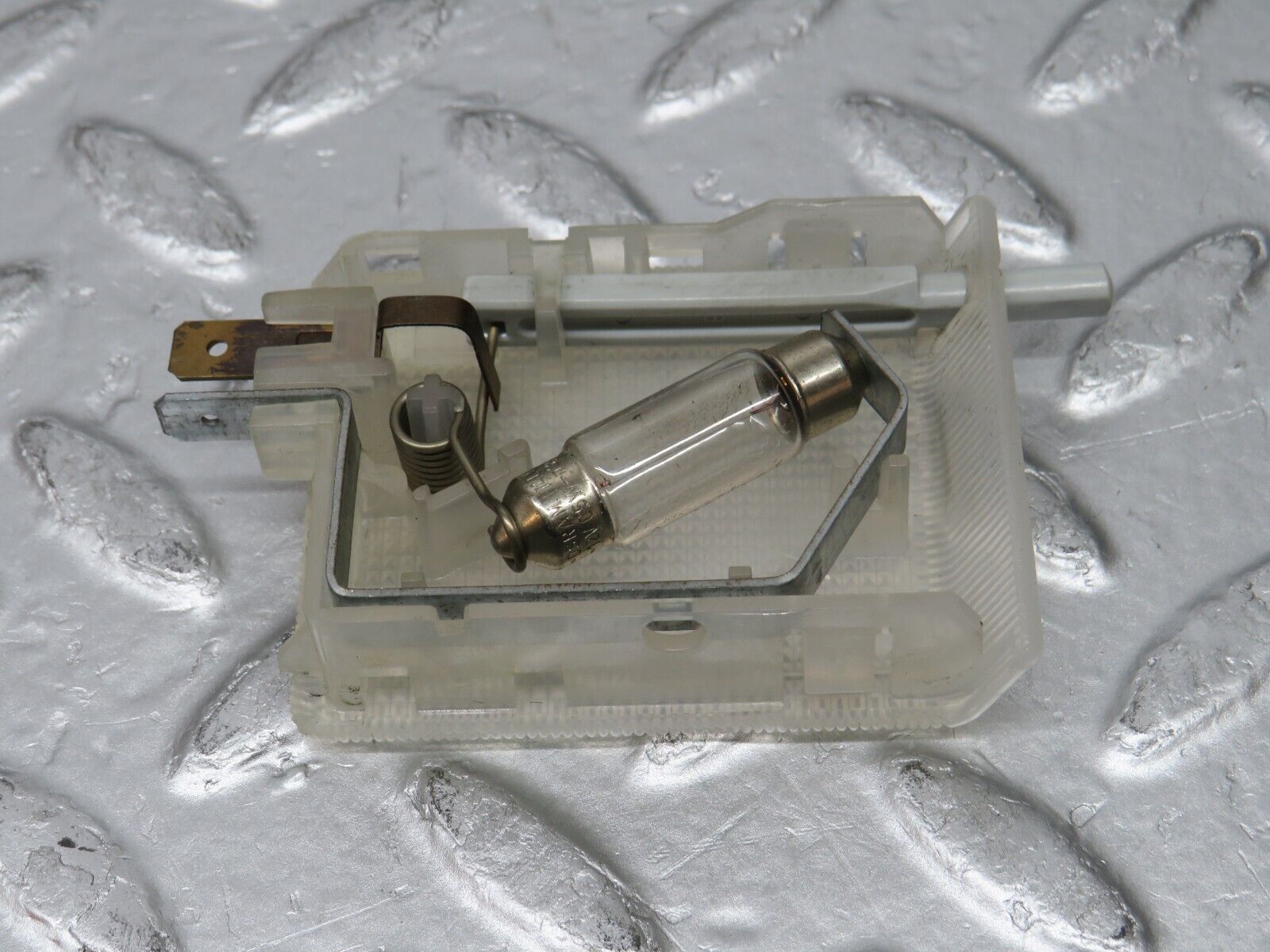 31364 Mercedes-Benz S124 220TE Wagon Glove Box Light 1298200301