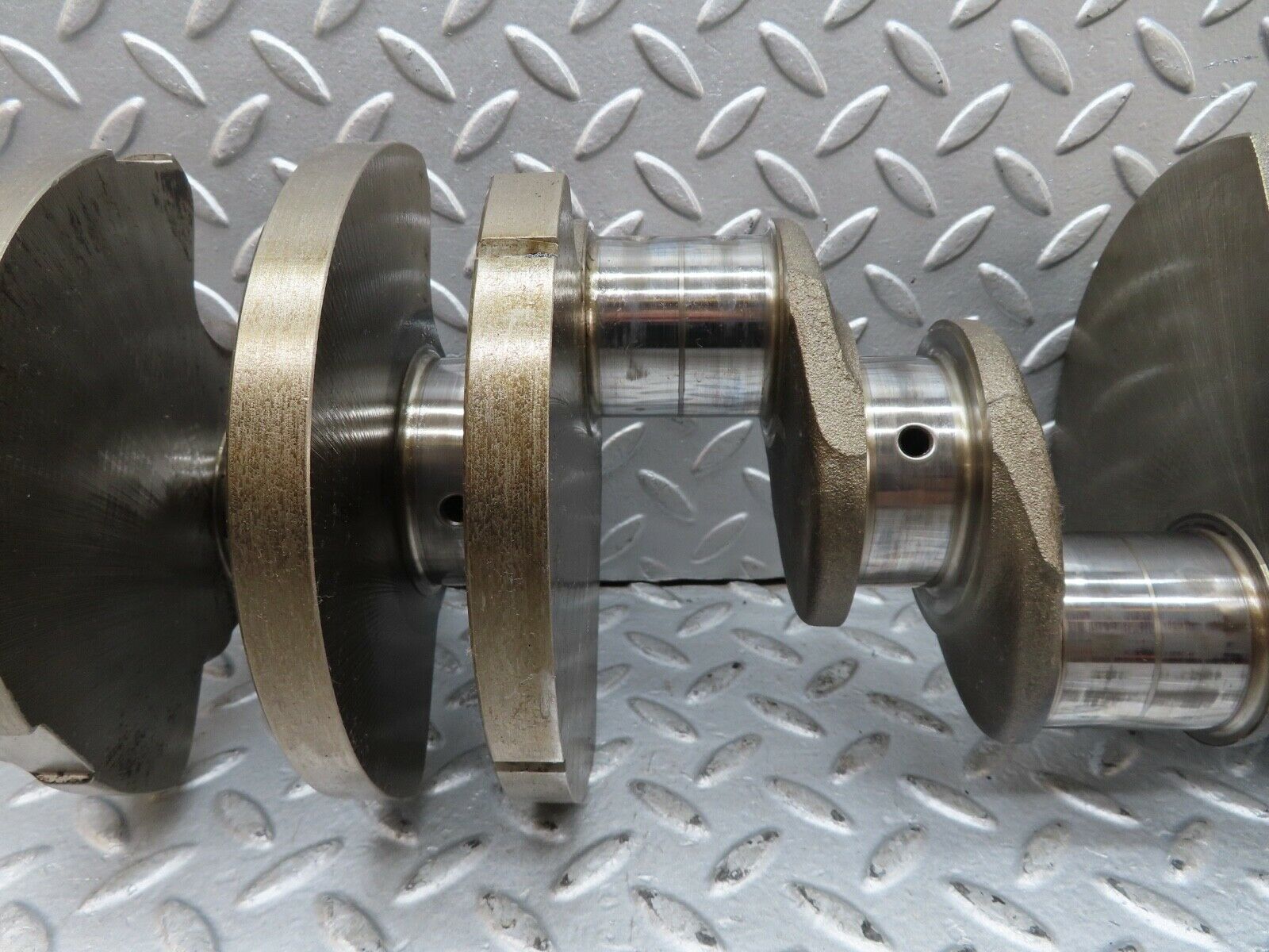 17812 Mercedes-Benz W116 450SEL Crankshaft 1170311001