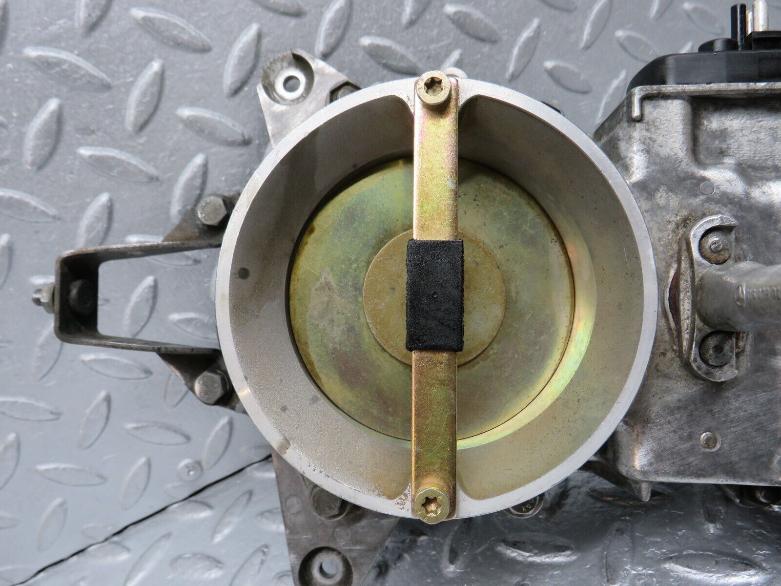 38812 Mercedes-Benz W201 190E 2.6L Air Flow Mass Meter Sensor Bosch 1031410090 0438121033 1031410345