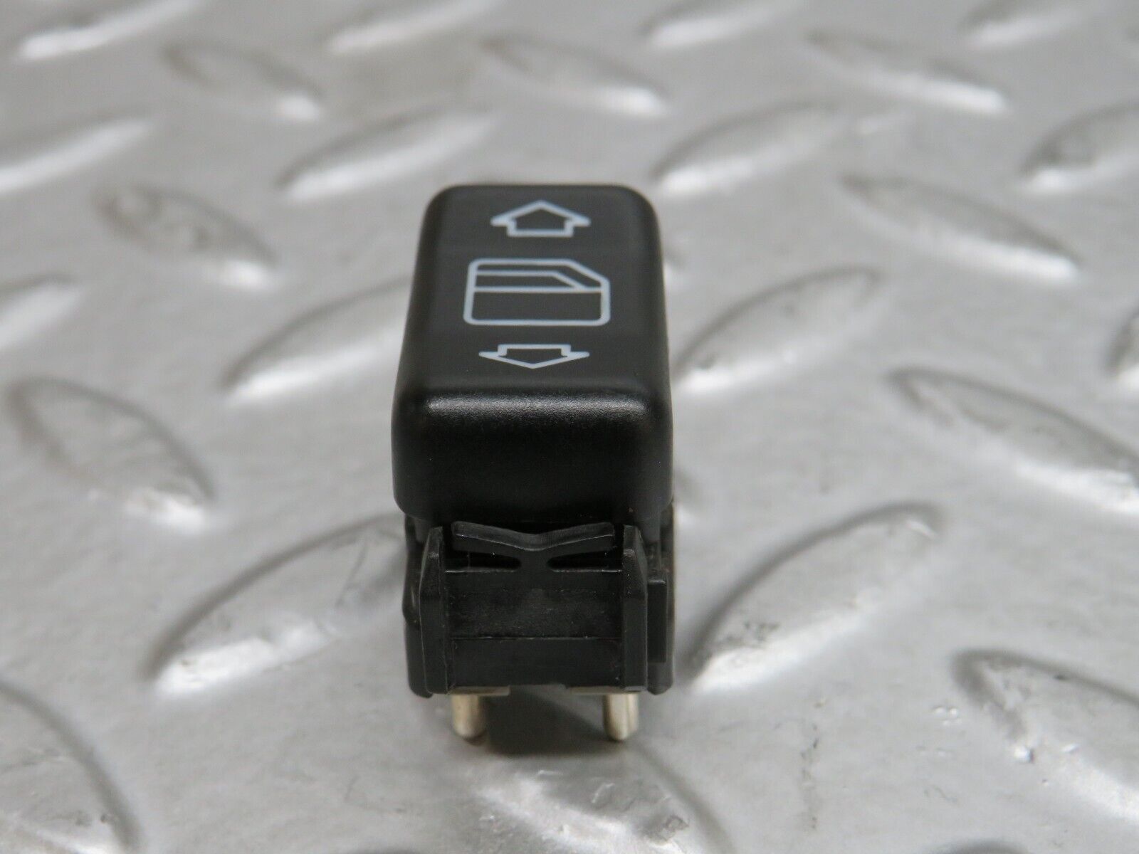 29189 Mercedes-Benz C124 320CE Coupe Right Electric Window Switch 1248209410