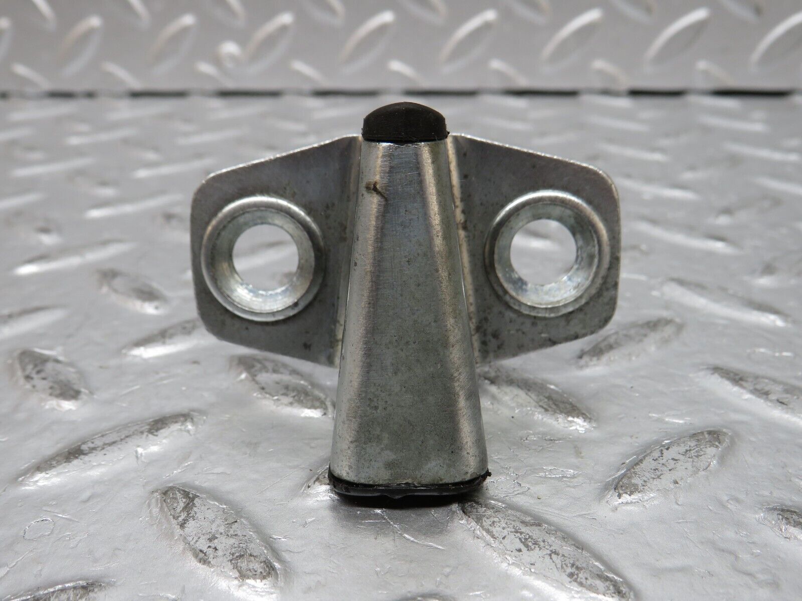 32378 Mercedes-Benz S124 300TE Wagon Door Lock Latch