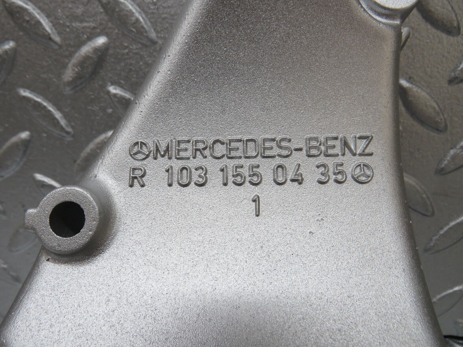 34686 Mercedes-Benz W124 260E Alternator Generator Mount Bracket 1031550435