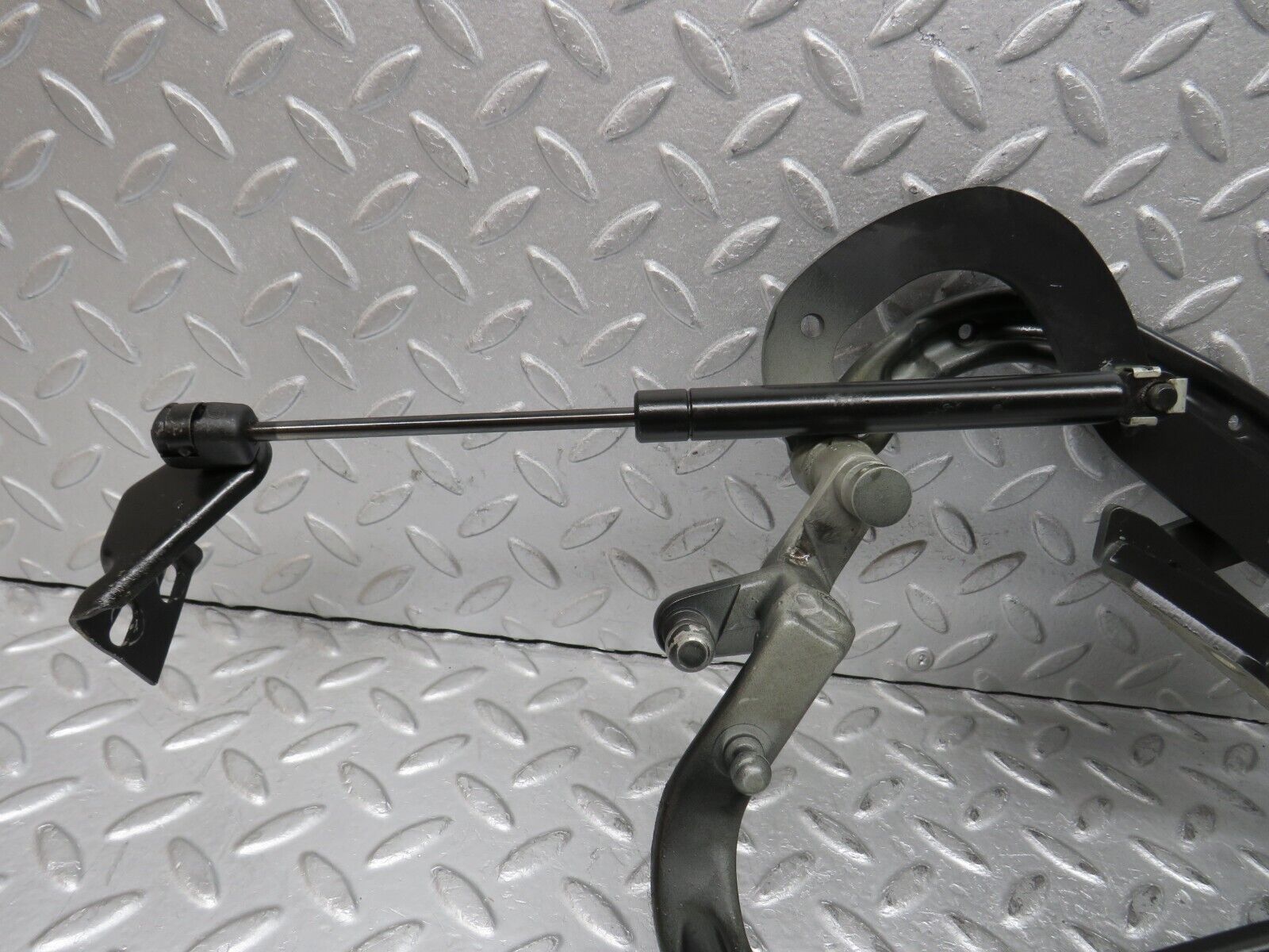 37852 Mercedes-Benz A124 320E Cabriolet Trunk Boot Soft Top Hinge Right Side