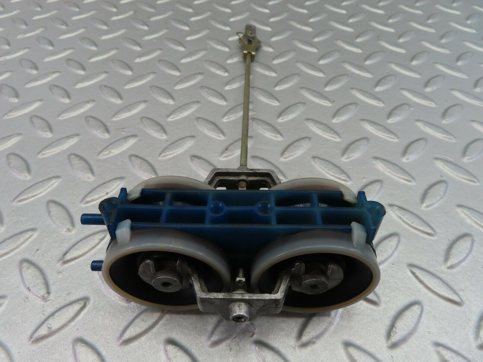 7353 Mercedes-Benz W116 450SE Door Lock Vacuum Actuator Front Right