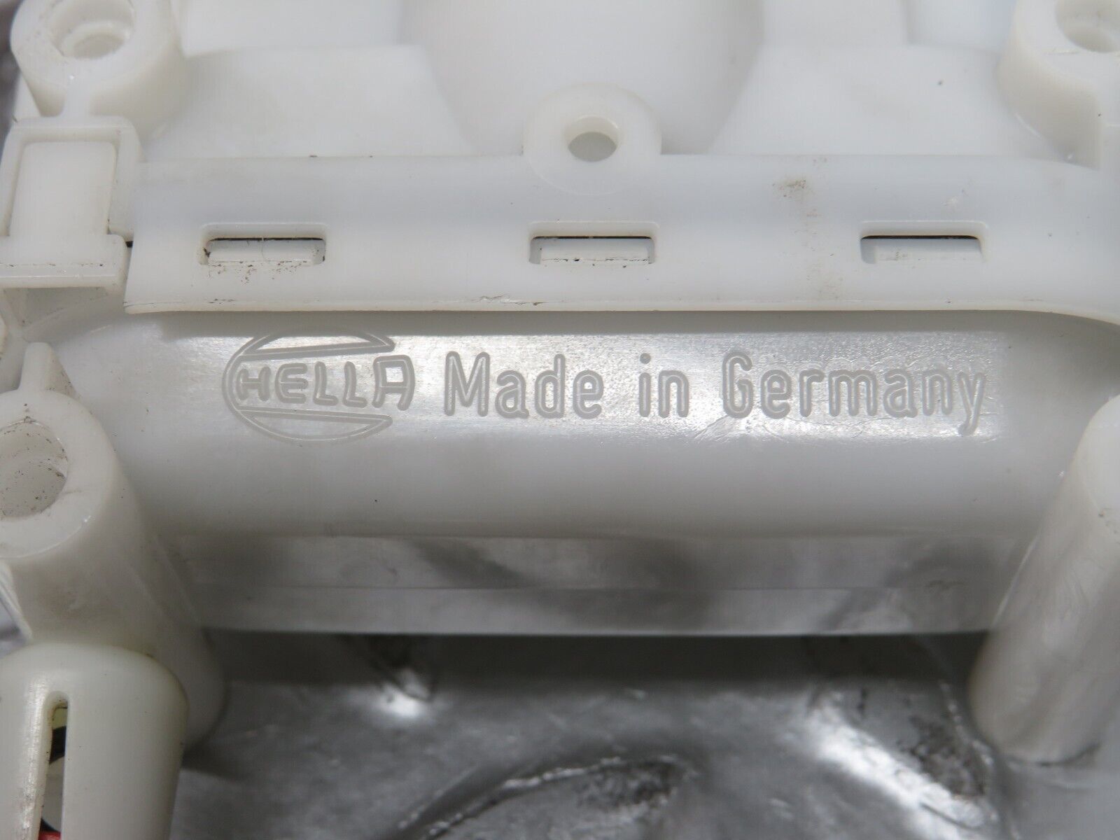 31396 Mercedes-Benz S124 220TE Door Lock Vacuum Actuator Hella Front Left