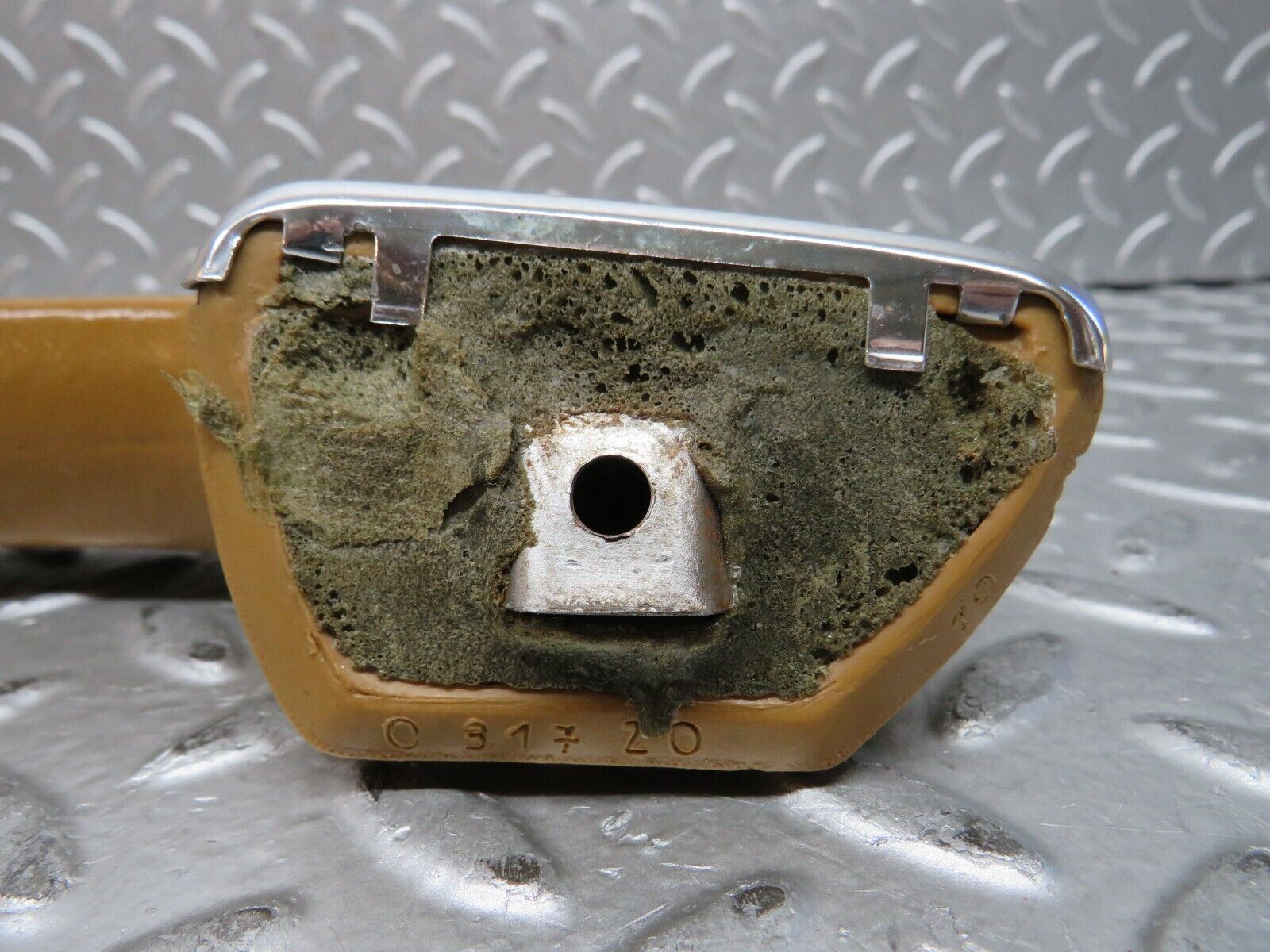 28603 Mercedes-Benz W123 230E Left Interior Door Handle Palomino 1239702001