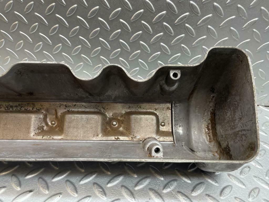 0008 Mercedes-Benz W116 350 SE Cylinder Head Valve Cover Left 1160161805