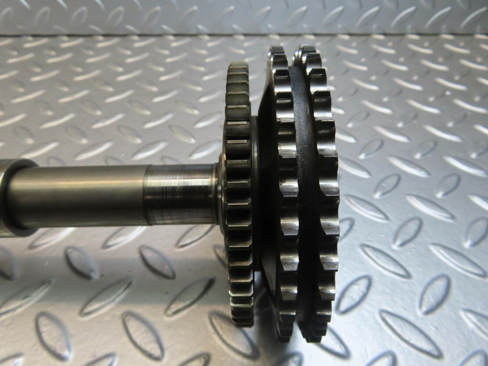 11267 Mercedes-Benz W221 S320 Camshaft Left Side 6420520001