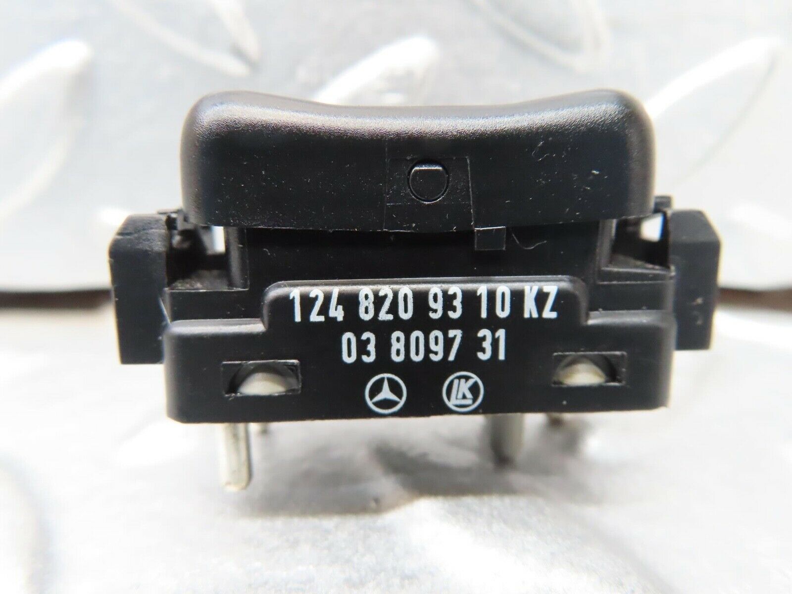 16390 Mercedes-Benz W124 260E Left Electric Window Switch 1248209310