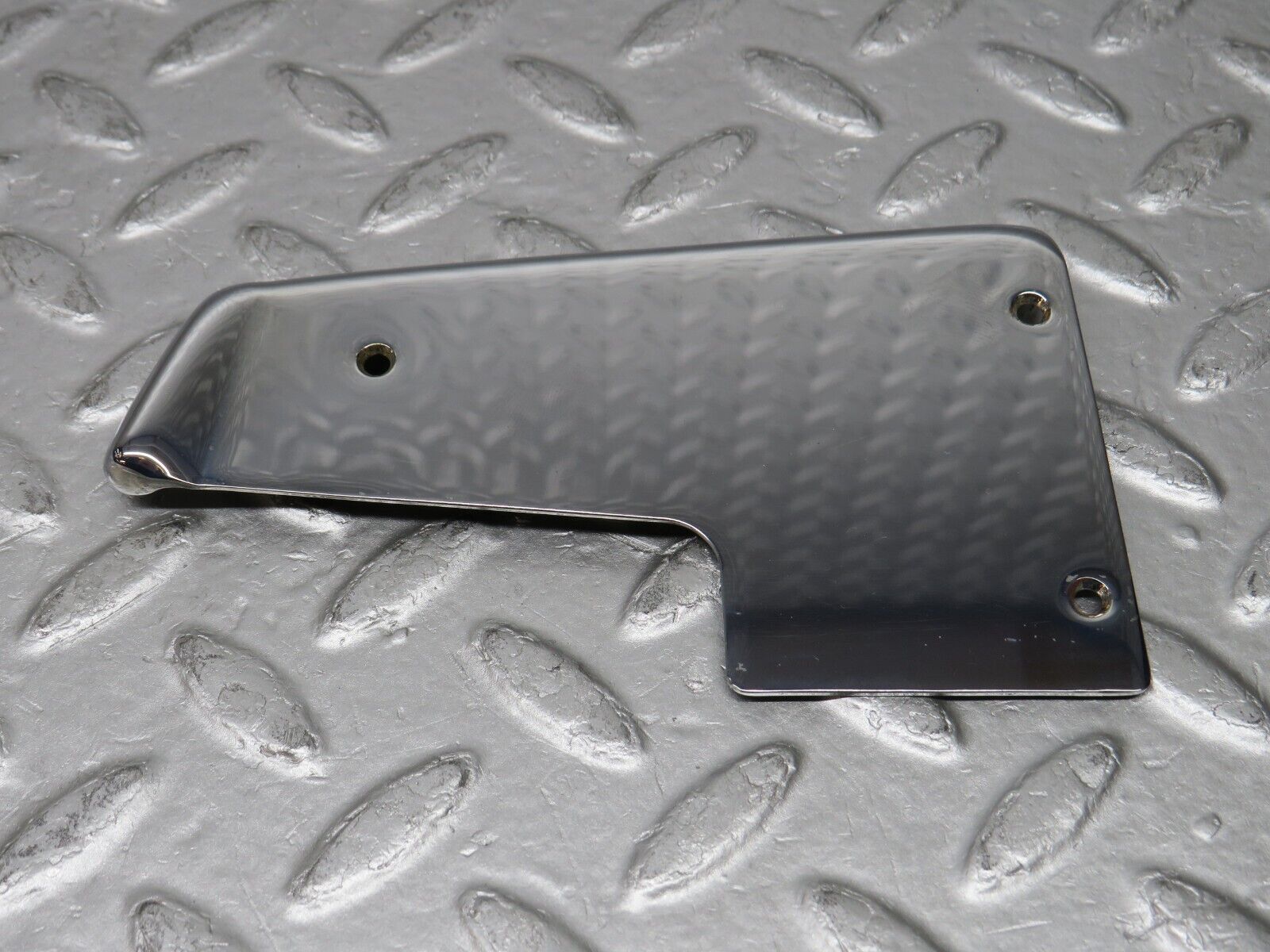 37761 Mercedes-Benz A124 320E Cabriolet Left Door Chrome Cover