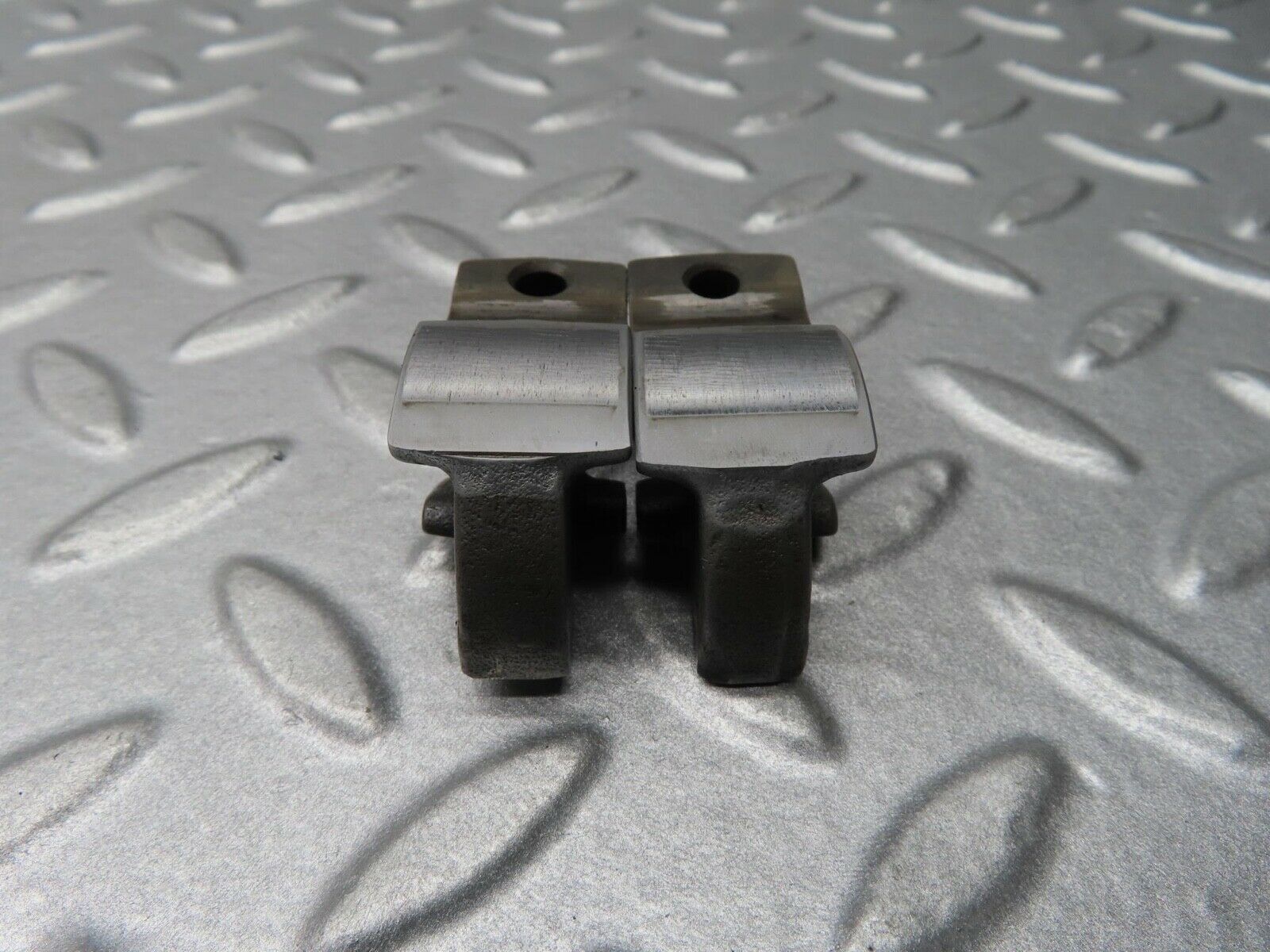 16563 Mercedes-Benz C107 350SLC Coupe Valve Rocker Arm With Retaining Spring