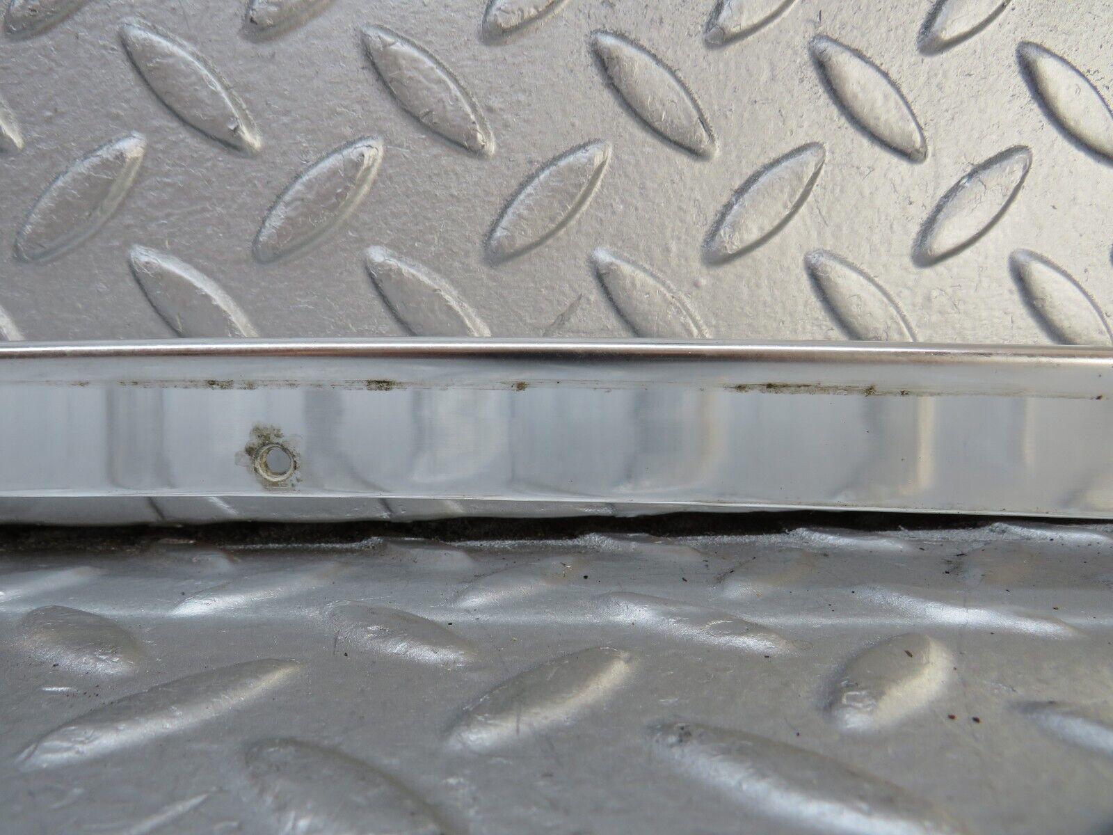 36324 Mercedes-Benz W126 420SE Roof Chrome Trim Right Side