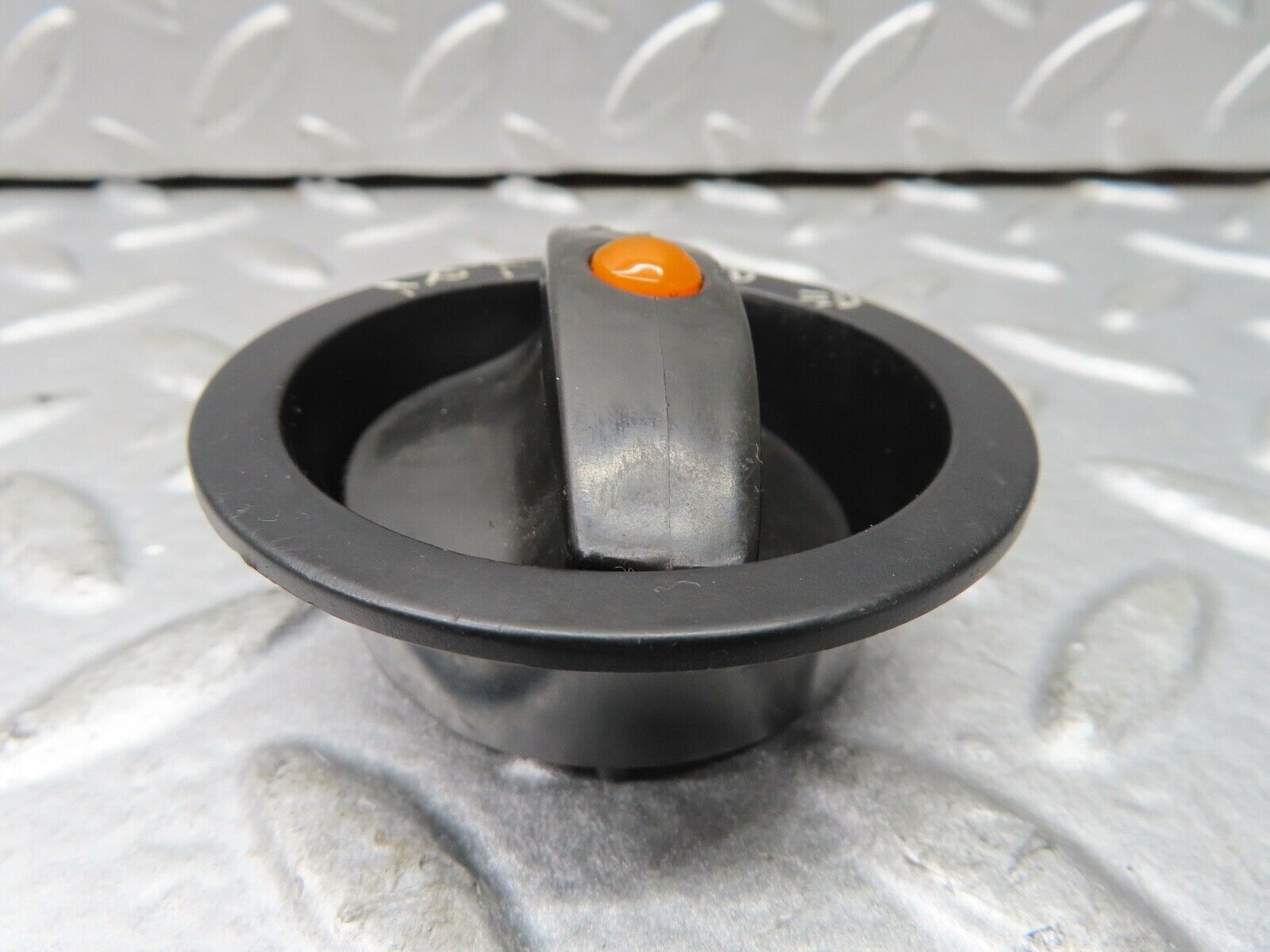 19067 Mercedes-Benz W123 300D Headlight Switch Black Collar And Knob