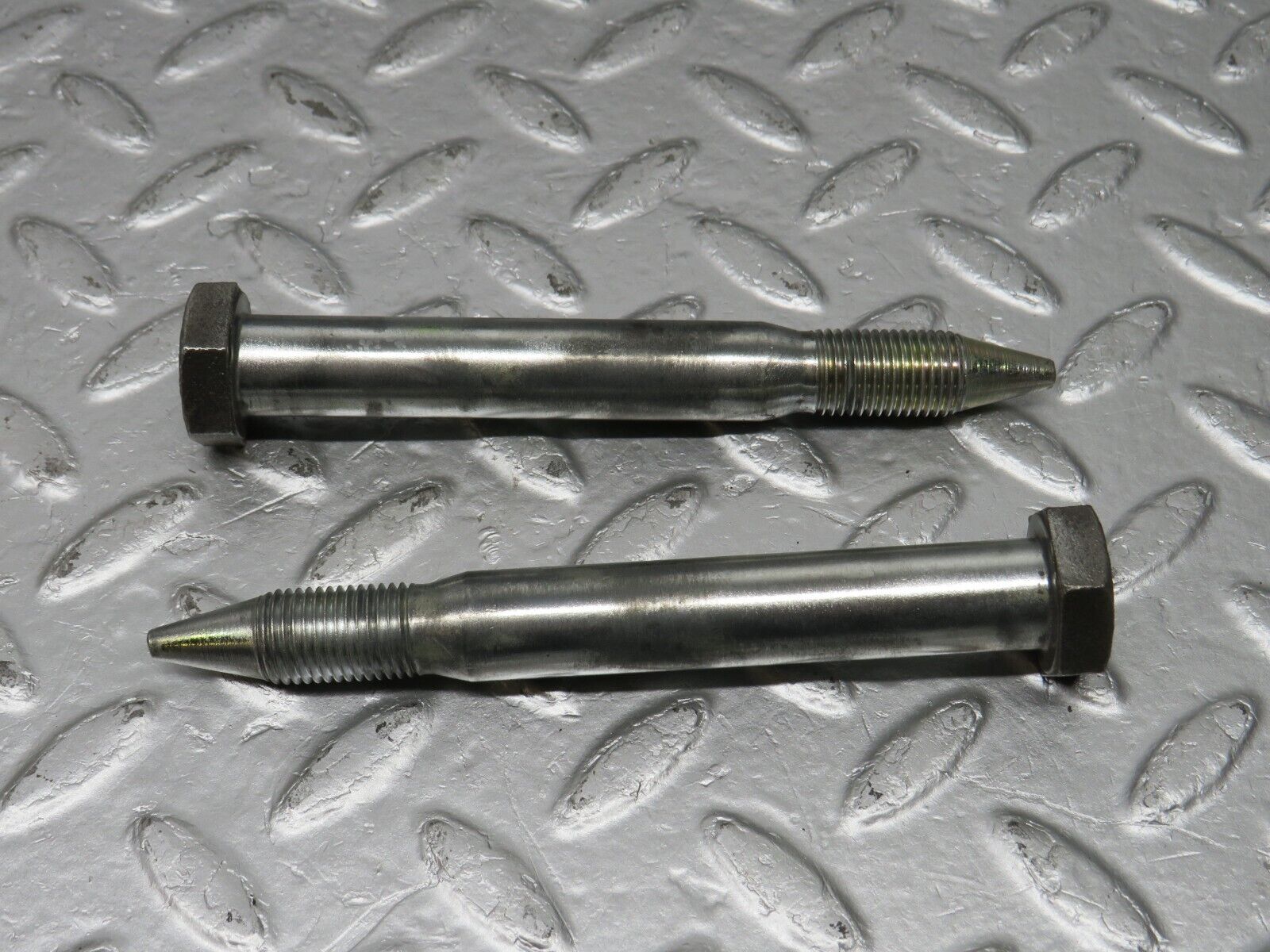 40543 Mercedes-Benz W123 300D Rear Suspension Axle Mounting Bracket