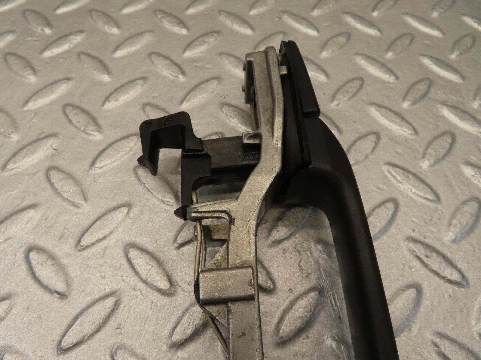 11825 Mercedes-Benz W201 190E Exterior Door Handle Rear Left