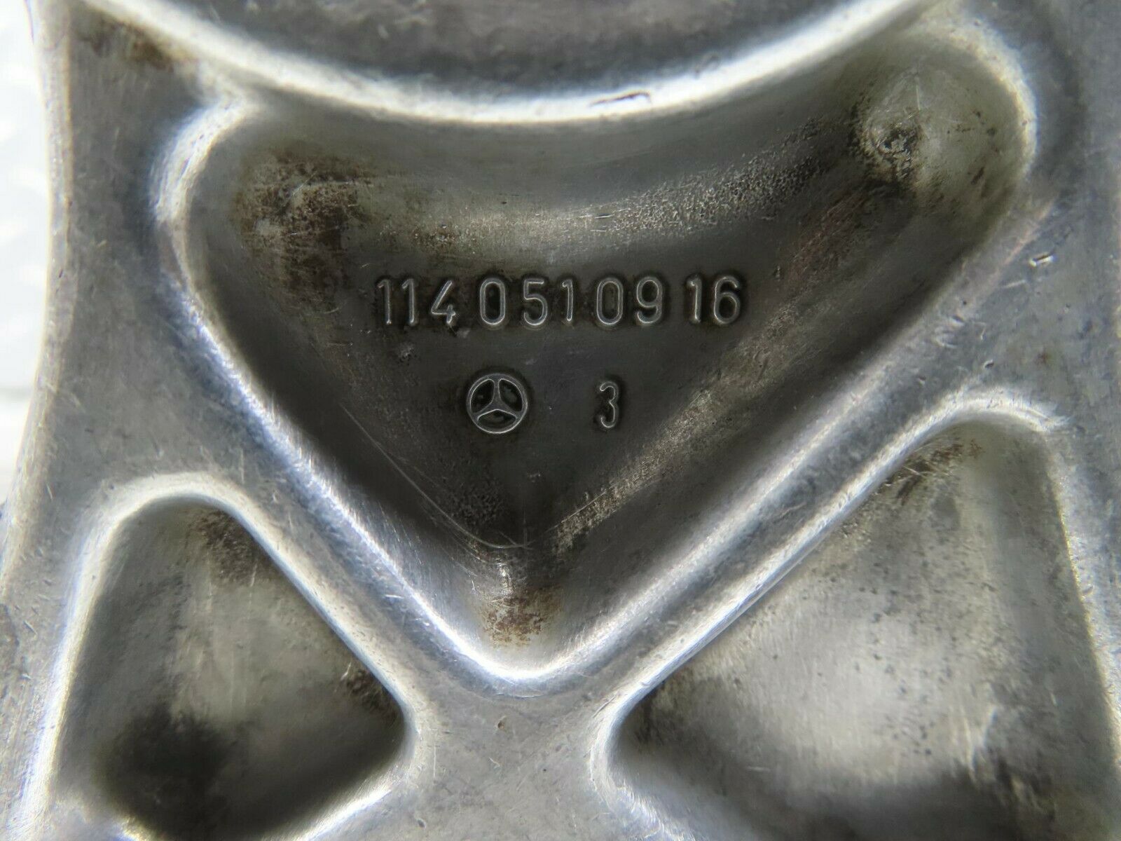 8966 Mercedes-Benz W108 Camshaft Tower Bearing 1140510916