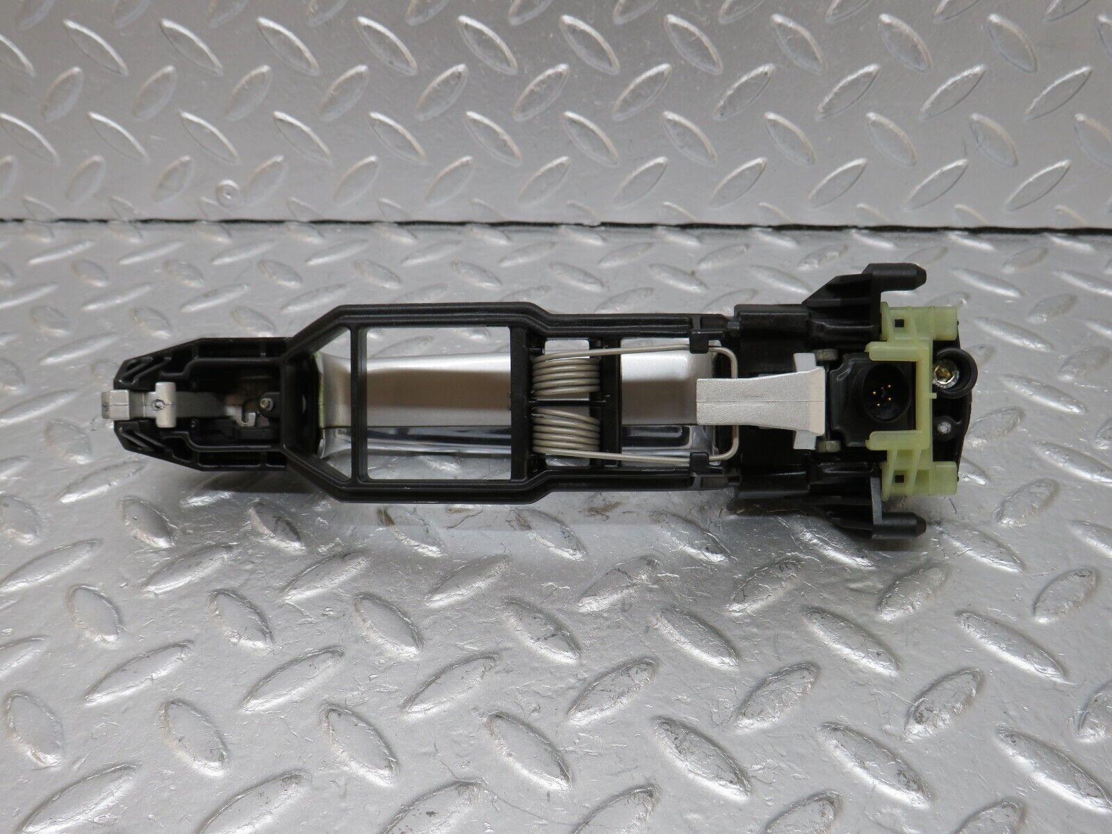 34697 Mercedes-Benz W210 320E Front Left Exterior Door Handle No Key