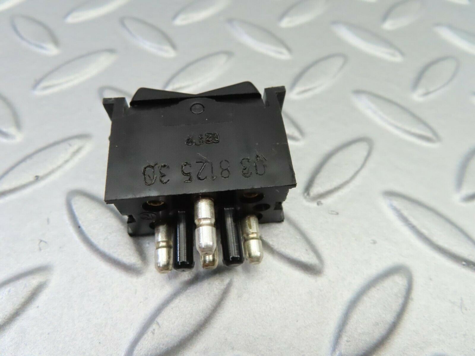 6951 Mercedes-Benz C107 350SLC Coupe Sunroof Switch 03812530