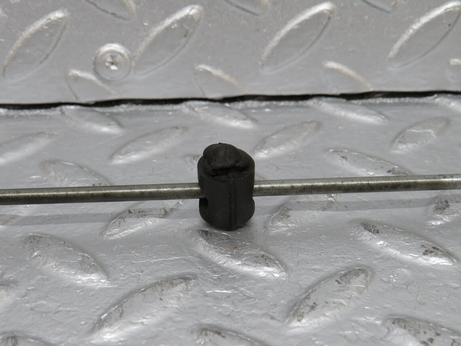 40459 Mercedes-Benz W110 230 Rear Door Lock Control Bar