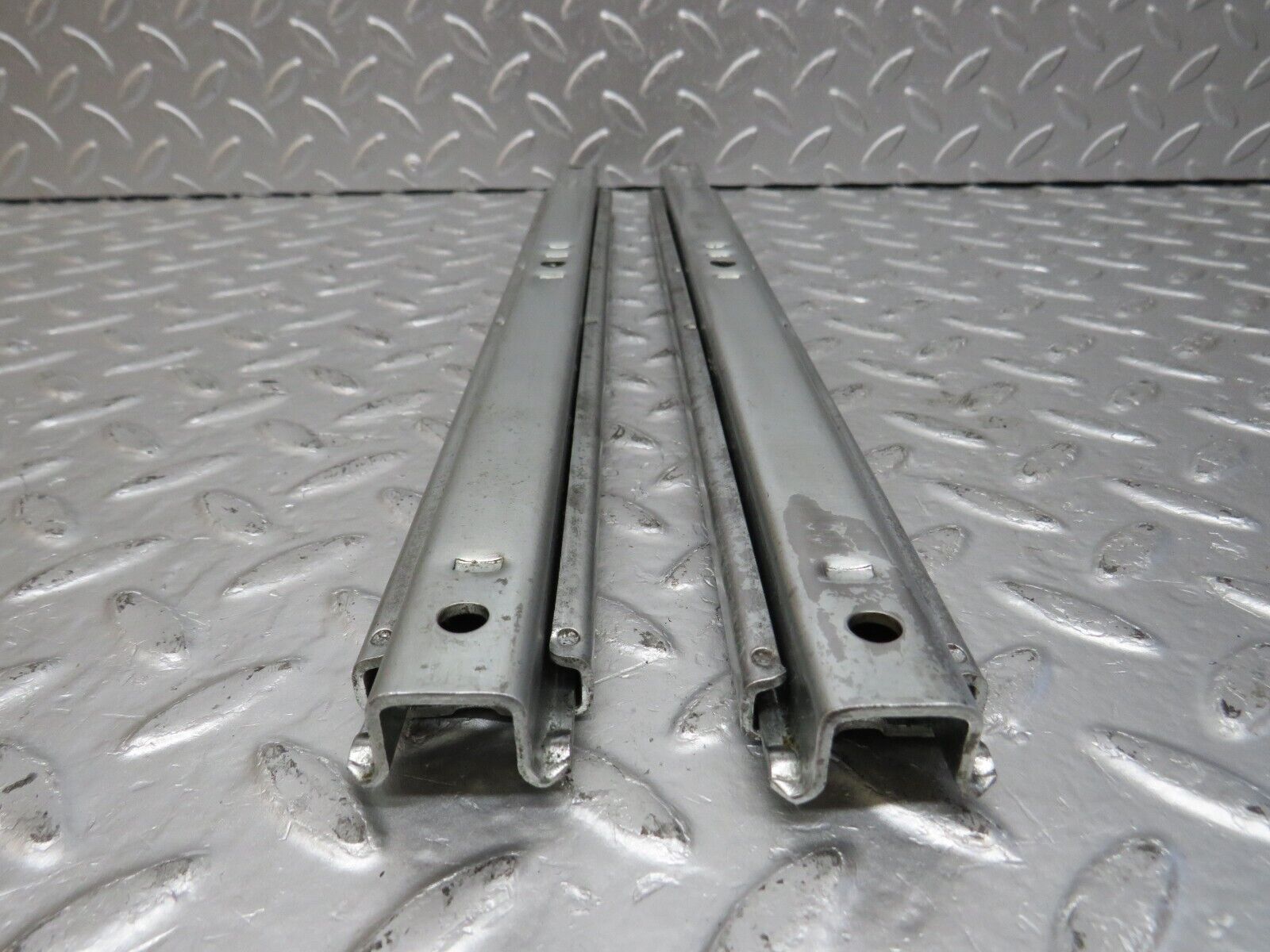 33887 Mercedes-Benz C123 230CE Coupe Front Right Seat Rail Pair