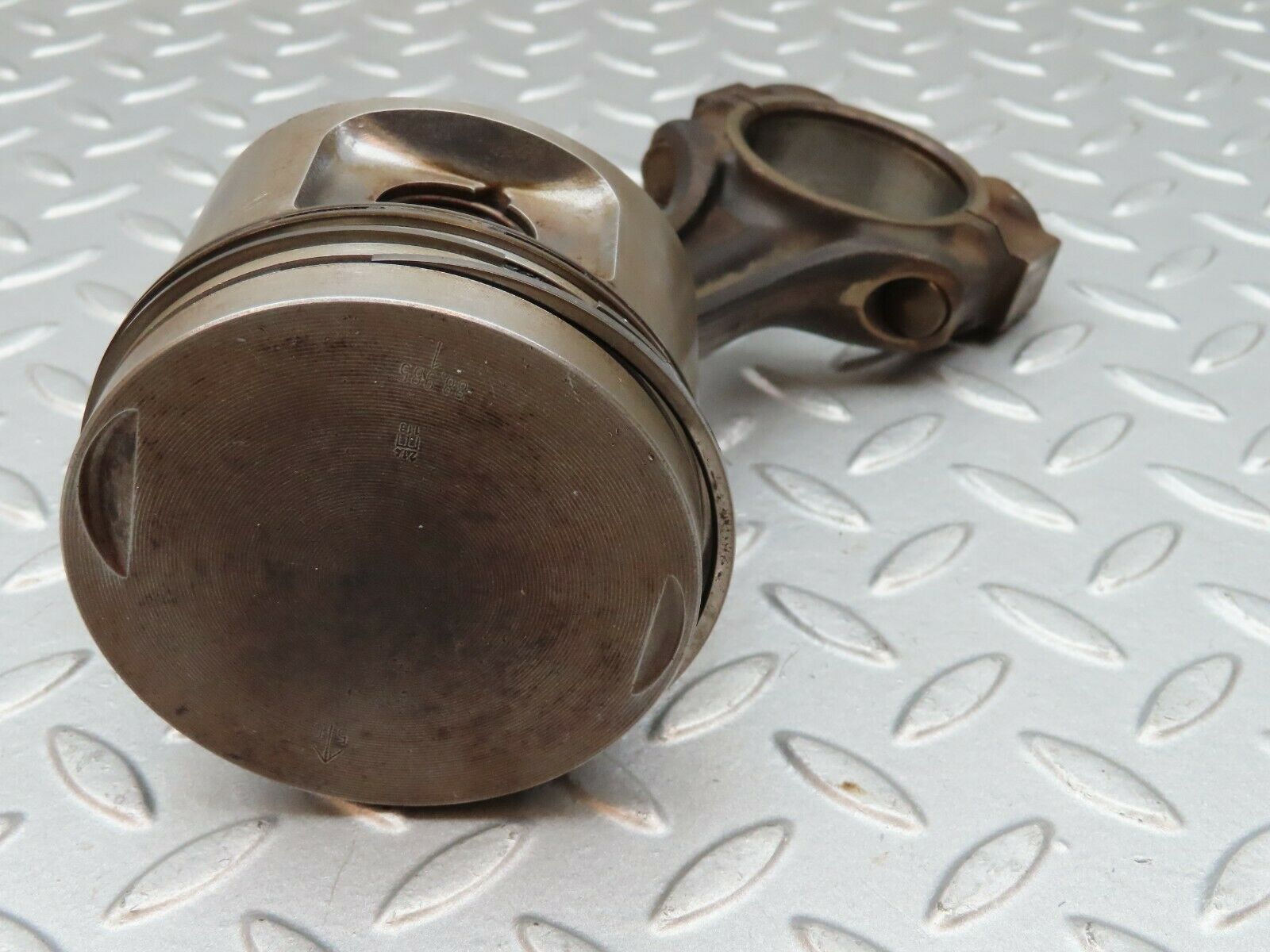 3950 Mercedes-Benz S123 200T Wagon Piston With Connecting Rod 88.985 mm