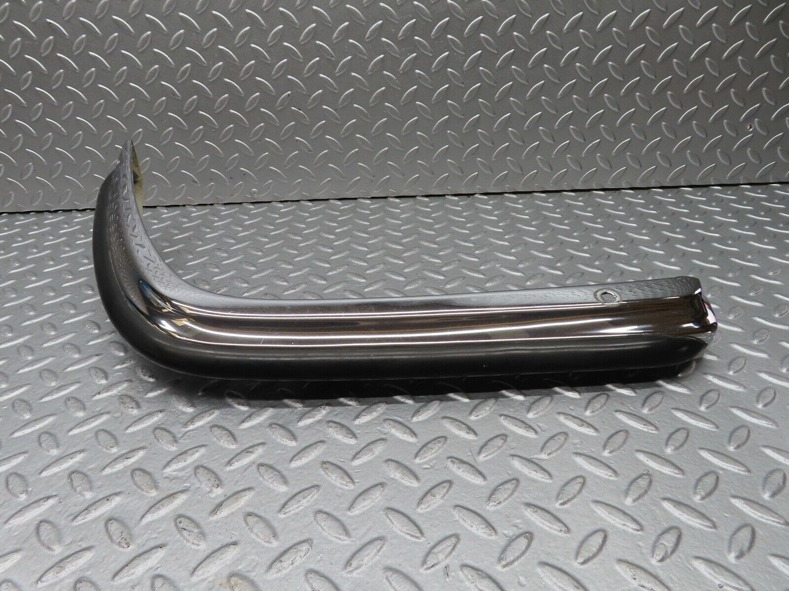 18156 Mercedes-Benz W116 450SEL Front Right Upper Bumper Corner 1168800270