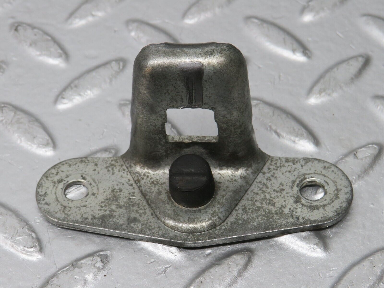 32197 Mercedes-Benz W123 230E Trunk Lock Latch 1237580150