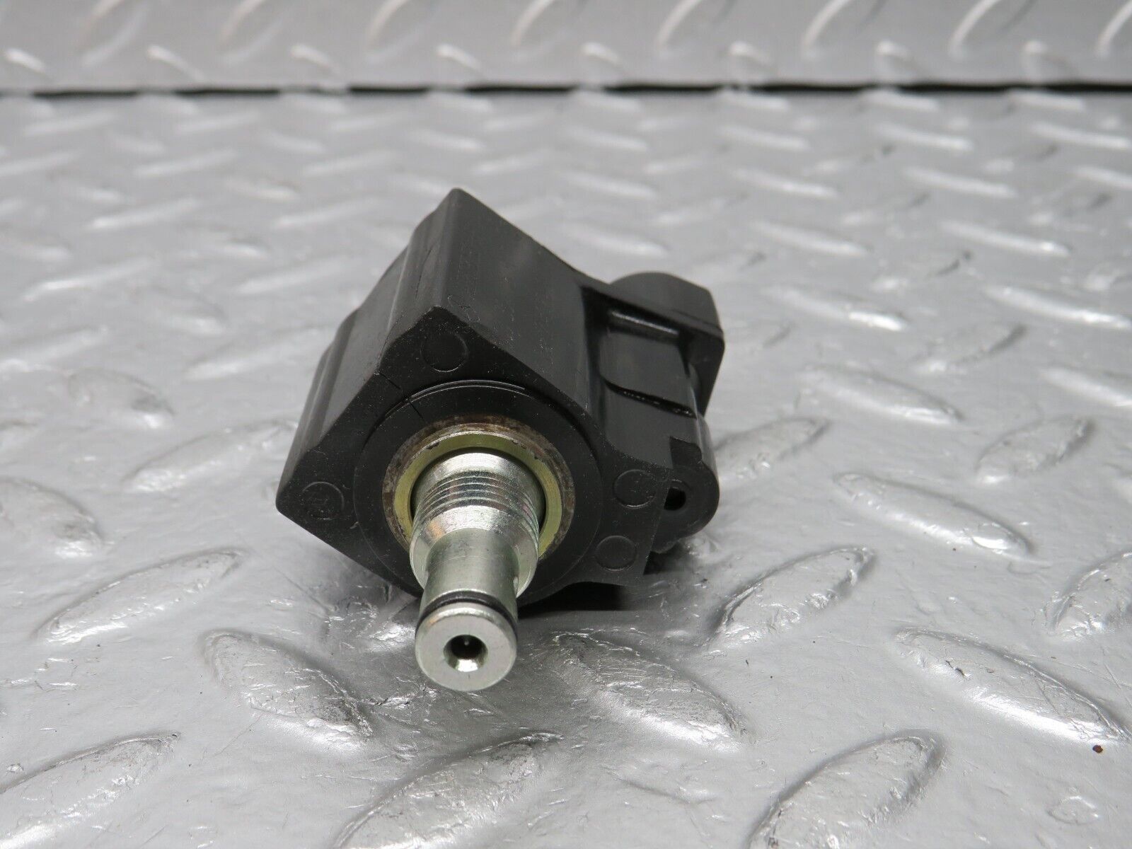 30955 Mercedes-Benz W124 230E Automatic Gearbox Solenoid 722.408 0003041890