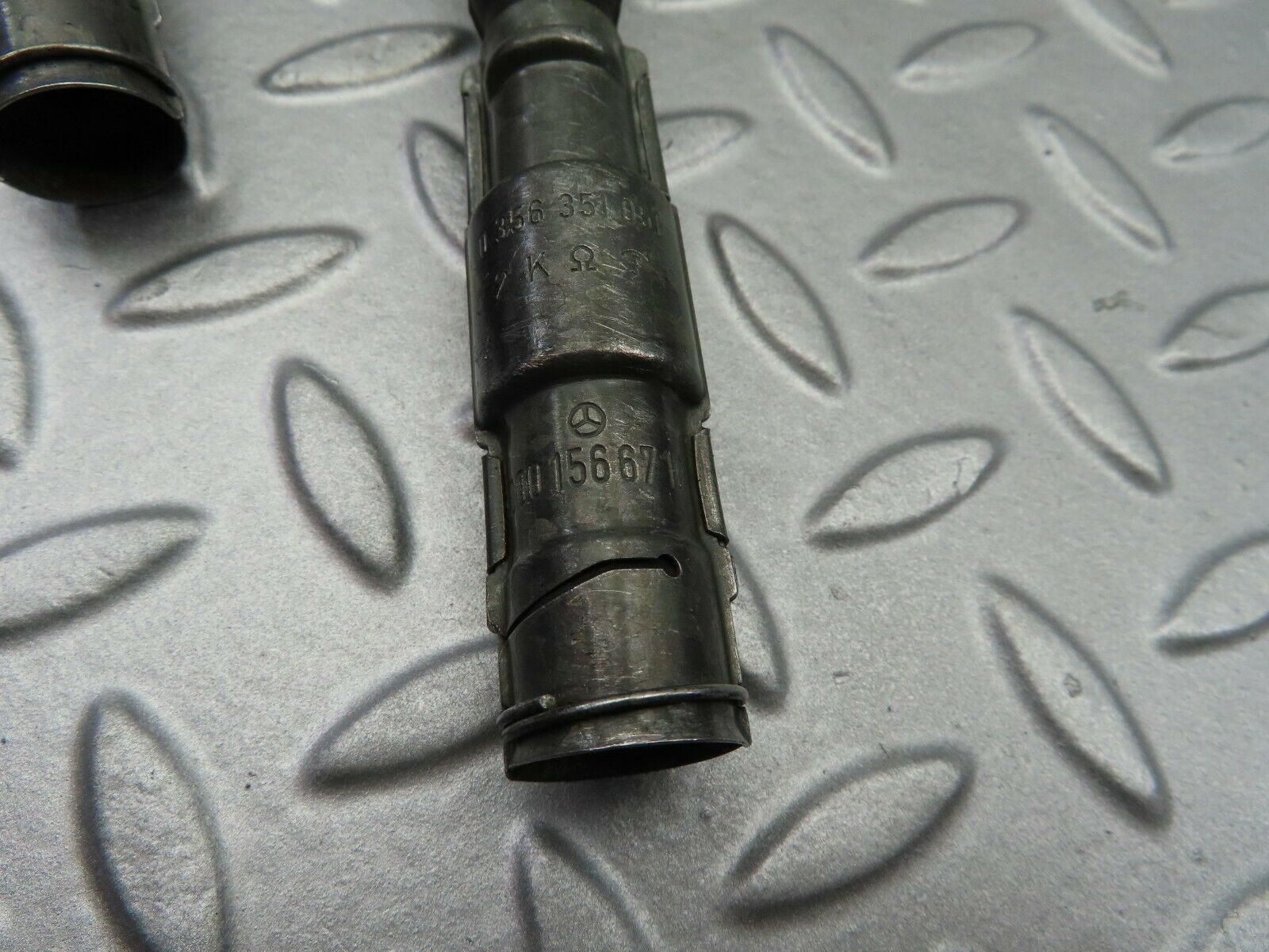 6820 Mercedes-Benz S124 E220 Wagon Ignition Lead Set Bosch 0001566710