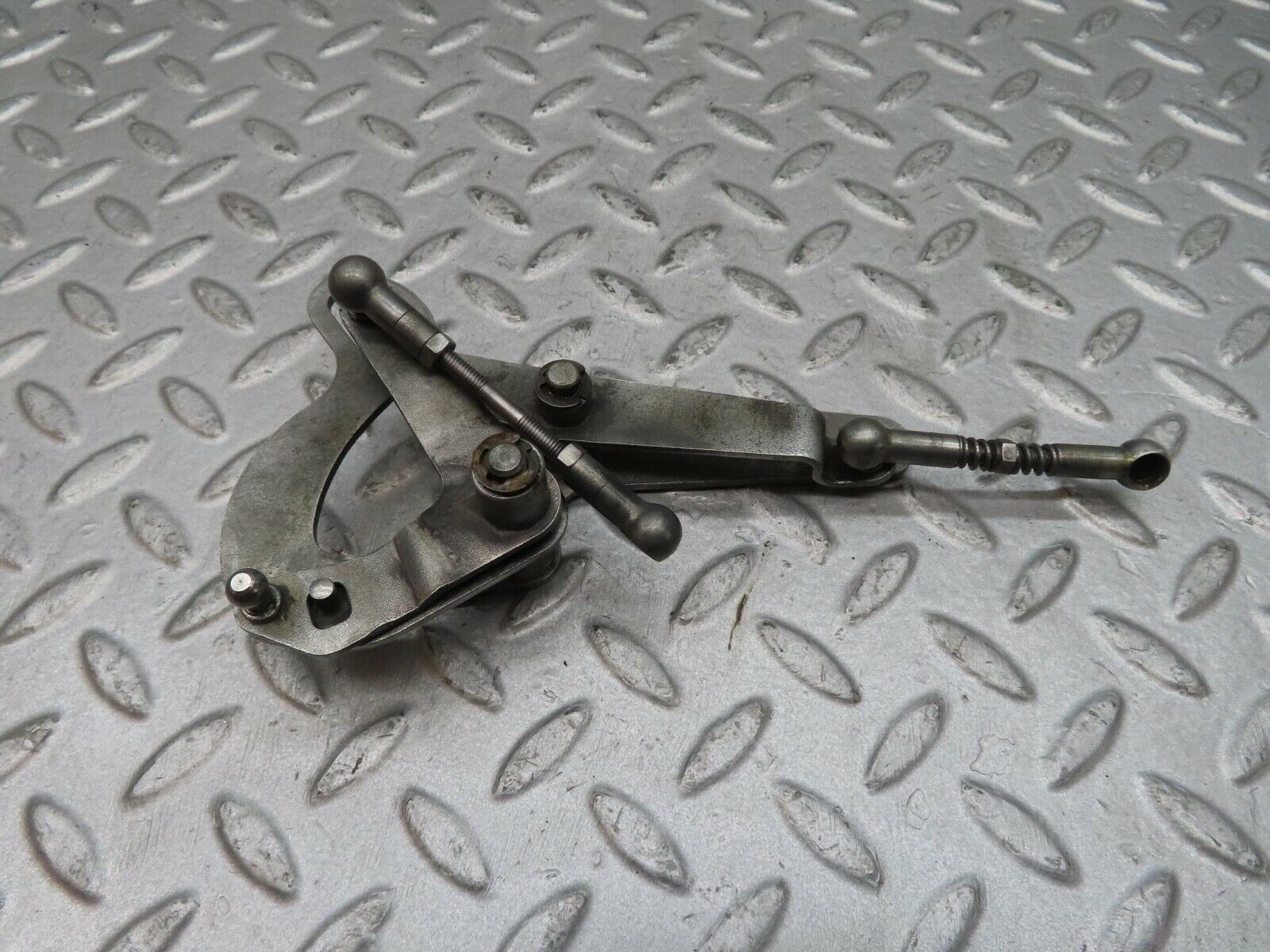 12470 Mercedes-Benz W108 280SE 3.5 Throttle Linkage