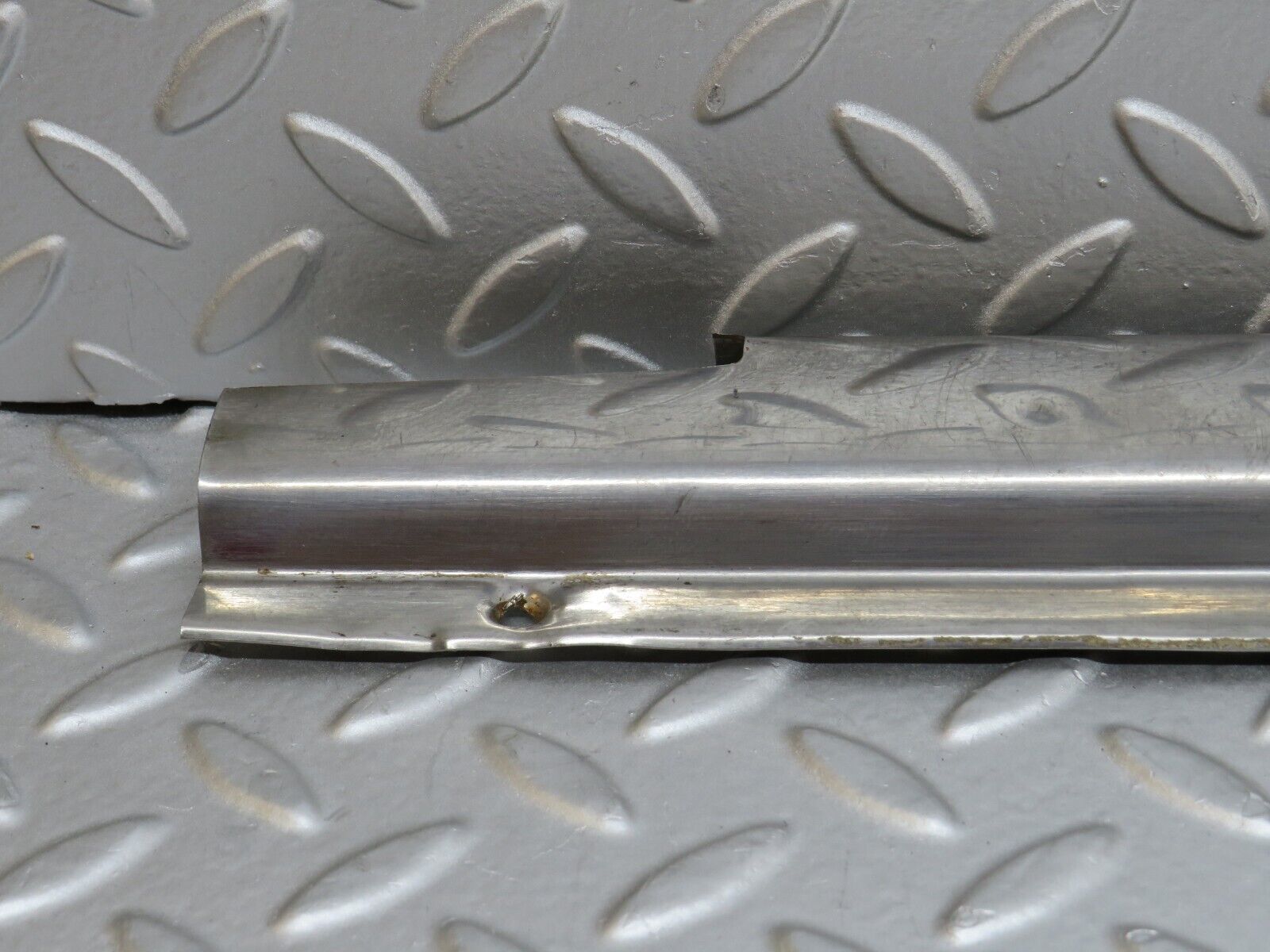 35767 Mercedes-Benz W108 Front Left Door Sill Chrome