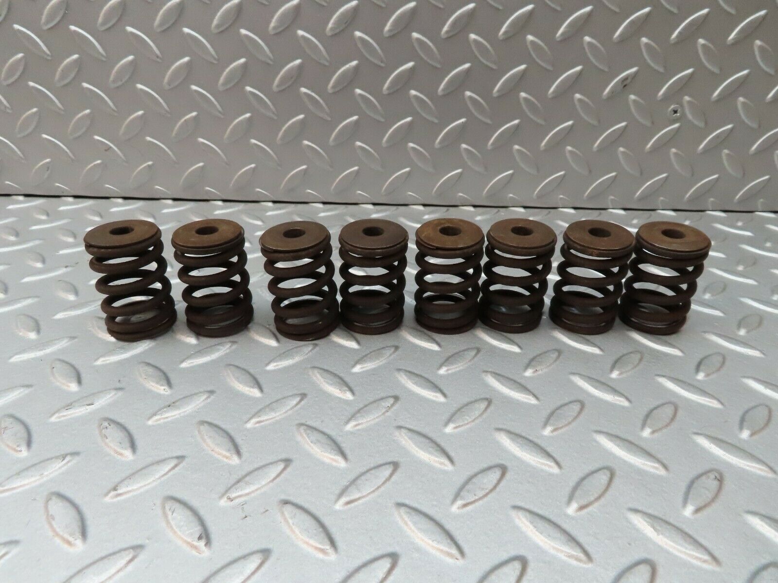 4014 Mercedes-Benz S123 200T Wagon Engine Valve Spring