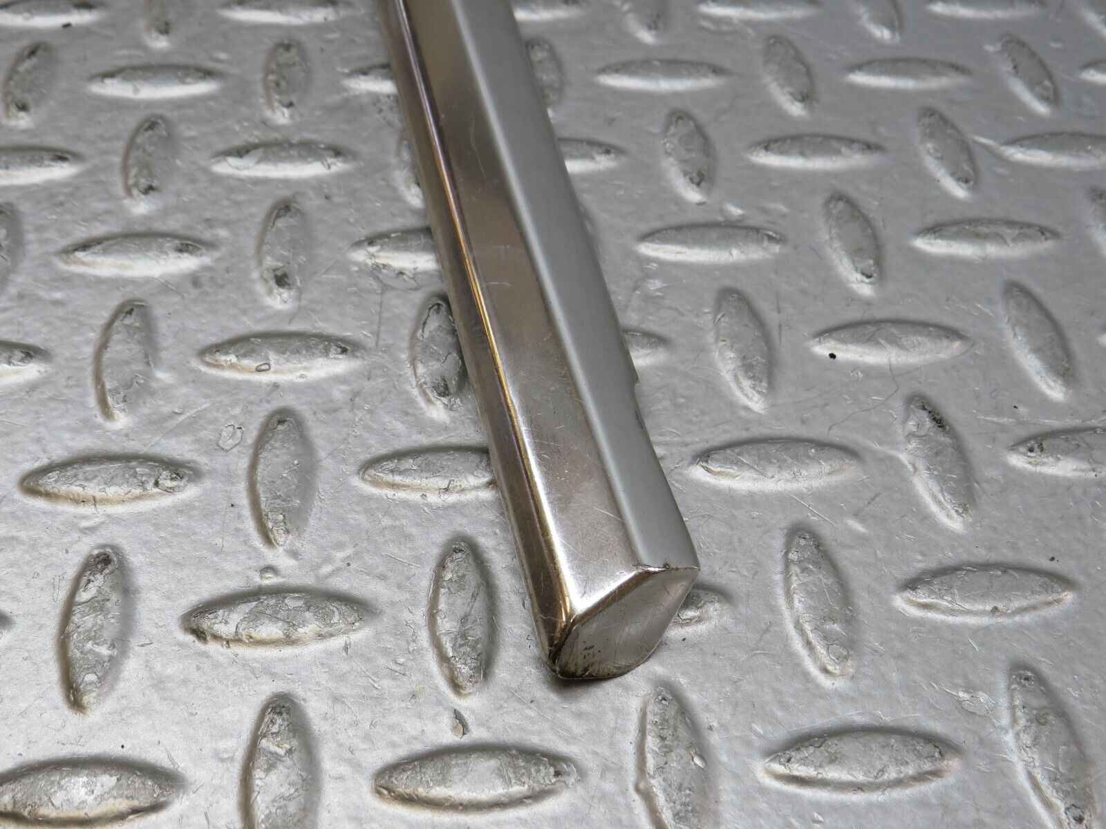 36295 Mercedes-Benz W126 420SE Rear Left Door Chrome Moulding Trim