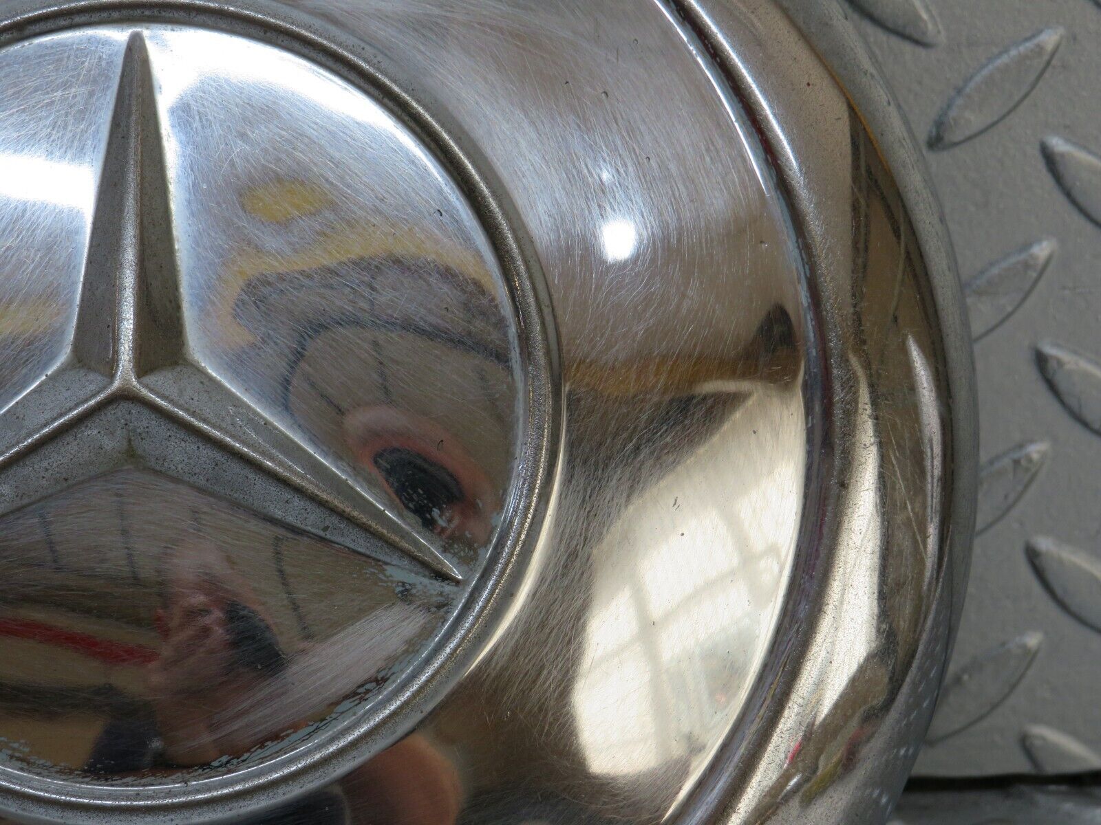 35761 Mercedes-Benz W108 Chrome Wheel Hub Cap